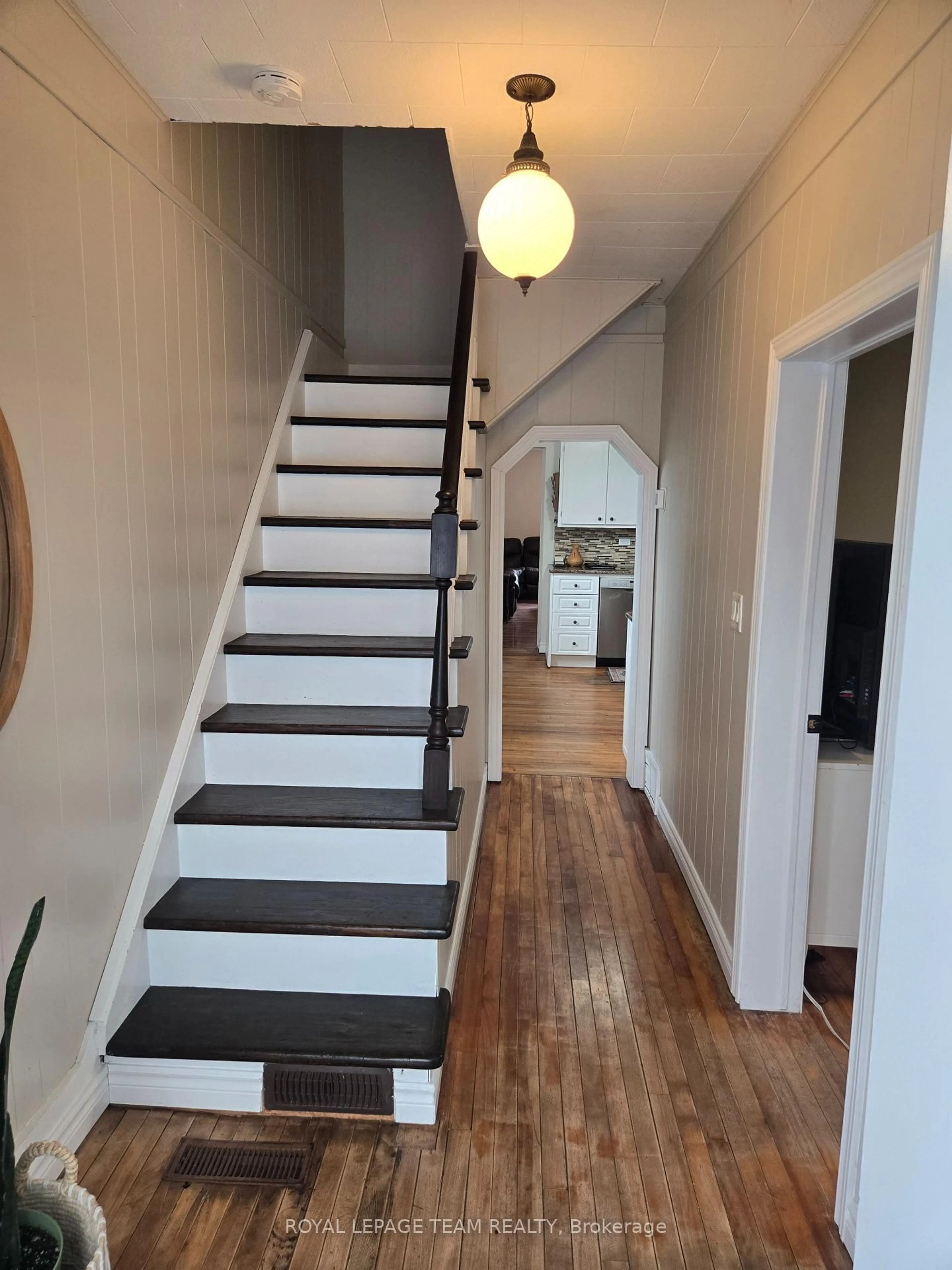 Stairs for 287 Water St, Almonte Ontario K0A 1A0