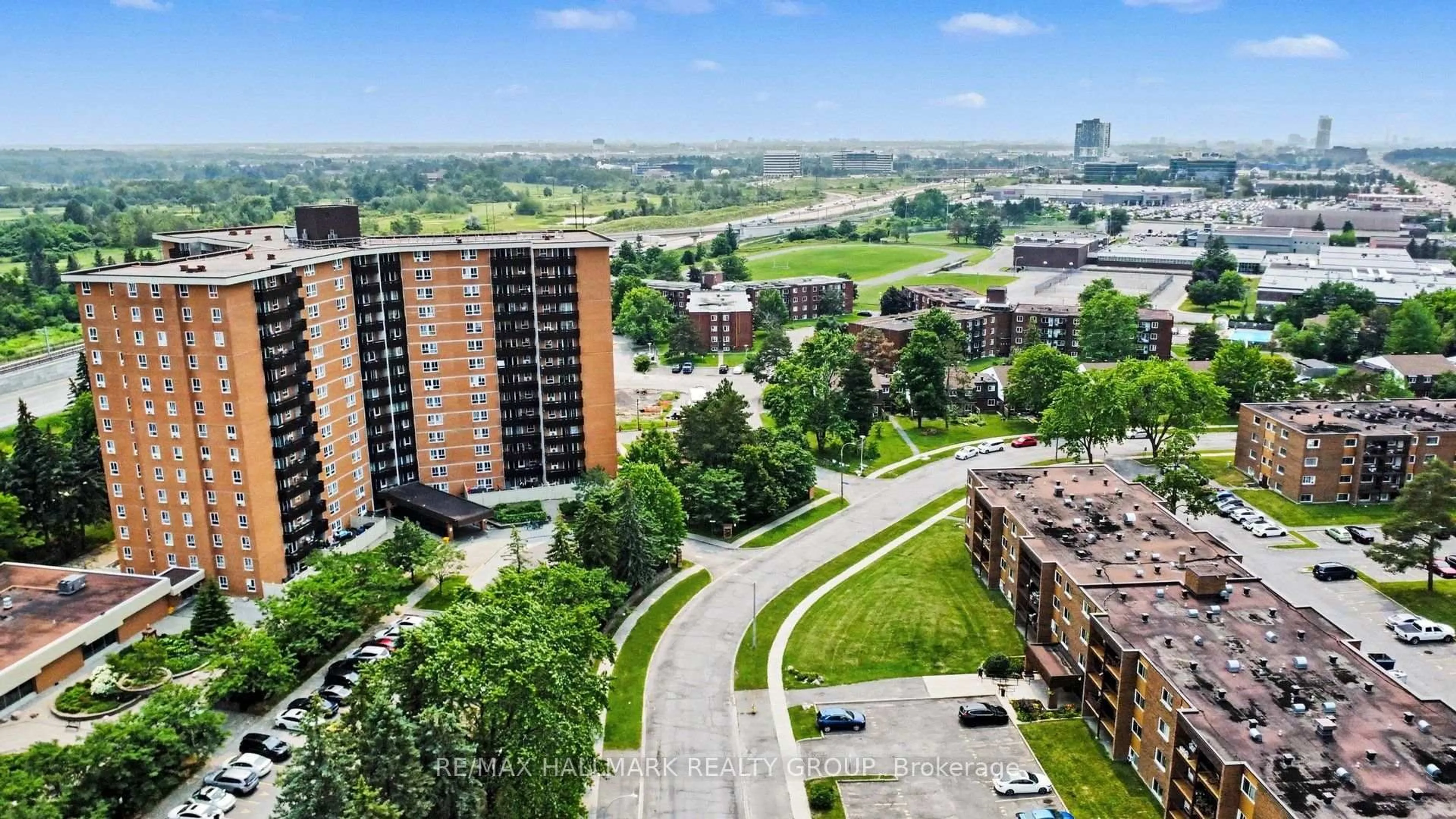A pic from outside/outdoor area/front of a property/back of a property/a pic from drone, city buildings view from balcony for 2000 Jasmine Cres #1417, Ottawa Ontario K1J 8K4