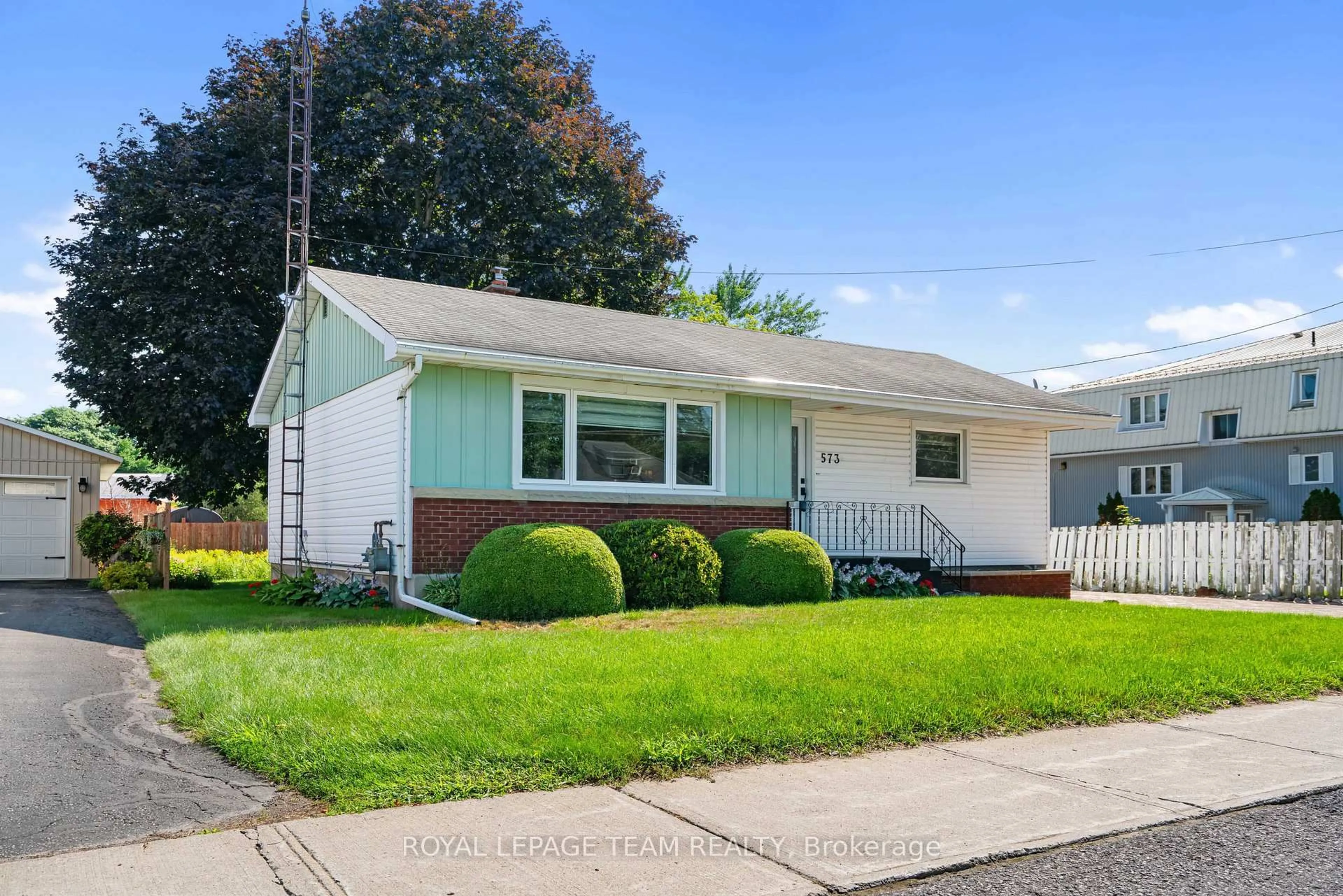 Home with vinyl exterior material, street for 573 St Lawrence St, North Dundas Ontario K0C 2K0