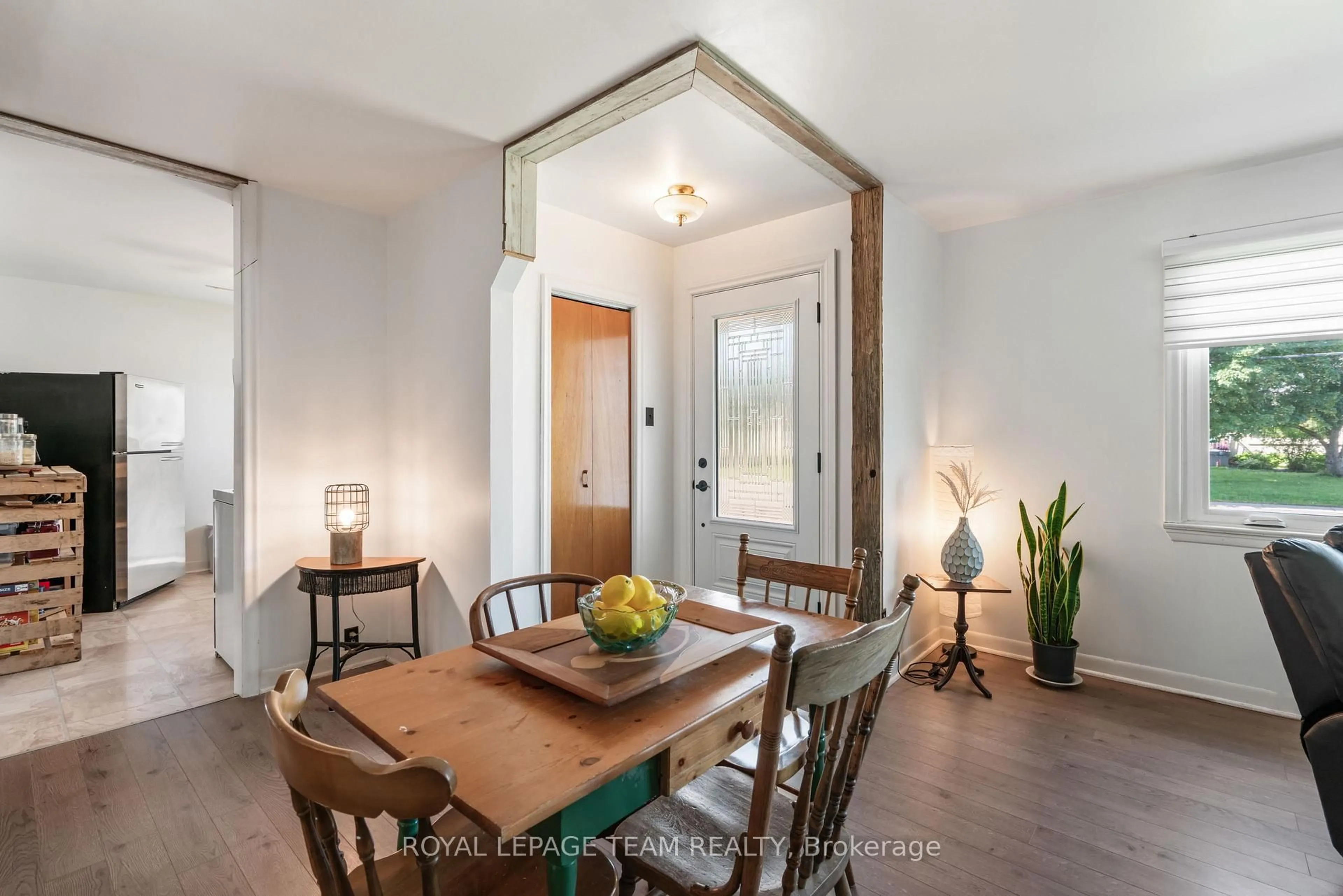Dining room, wood/laminate floor for 573 St Lawrence St, North Dundas Ontario K0C 2K0