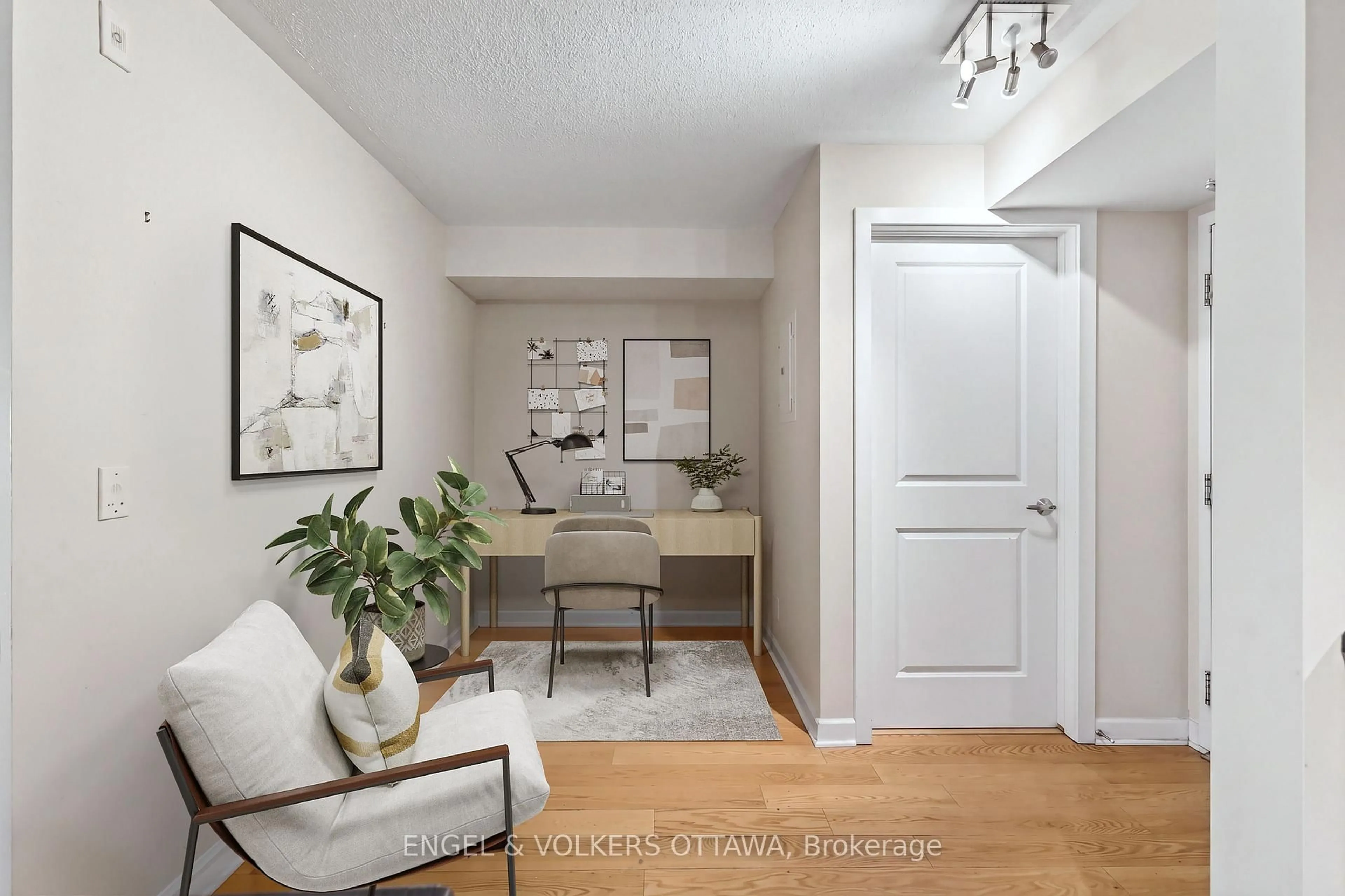Indoor entryway for 138 Somerset St #604, Ottawa Ontario K2P 0A3