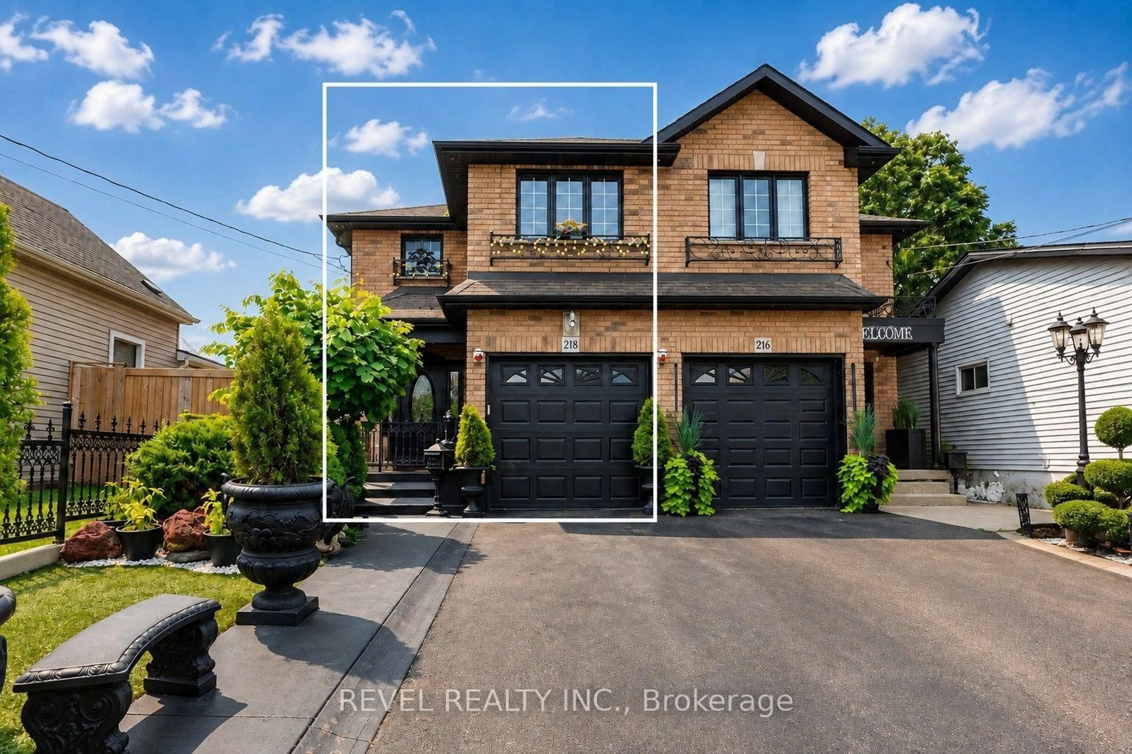 Home with brick exterior material, street for 218 Macaulay St, Hamilton Ontario L8L 3X8