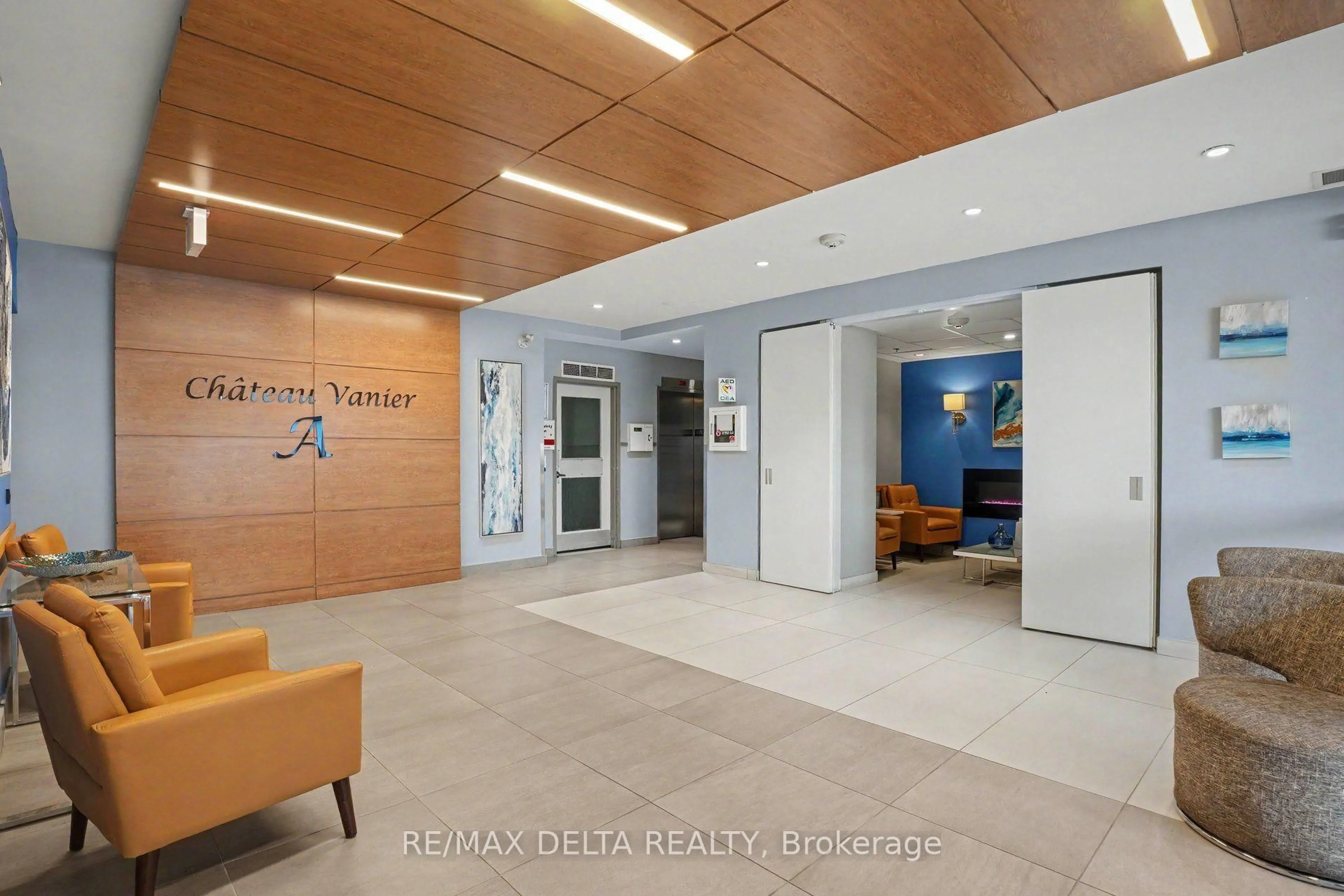 Indoor foyer for 158A Mcarthur Ave #1610, Ottawa Ontario K1L 8C9