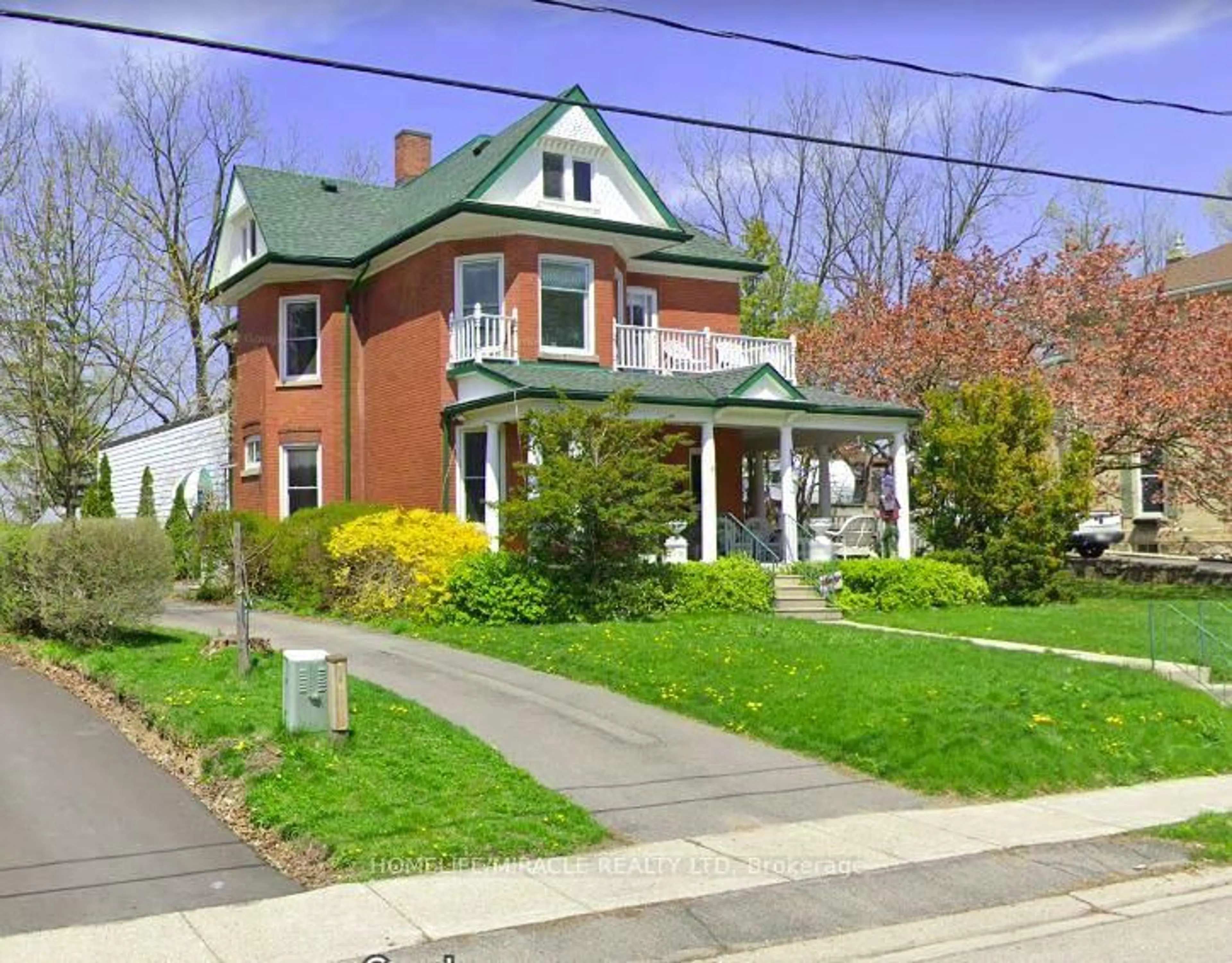 Home with brick exterior material, street for 114 Frances St, Ingersoll Ontario N5C 2H3