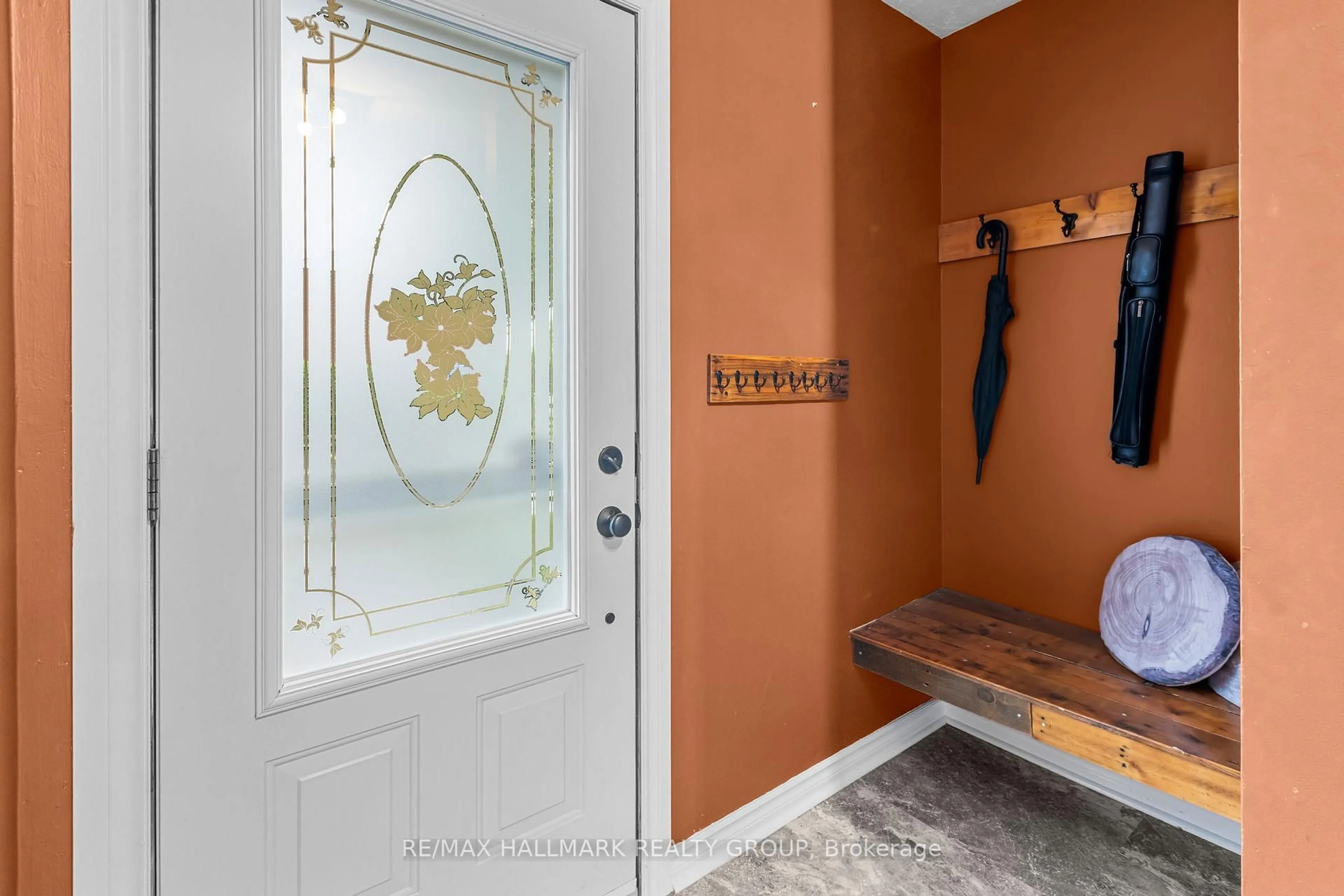 Indoor entryway for 779 Borthwick Ave, Ottawa Ontario K1K 2M5