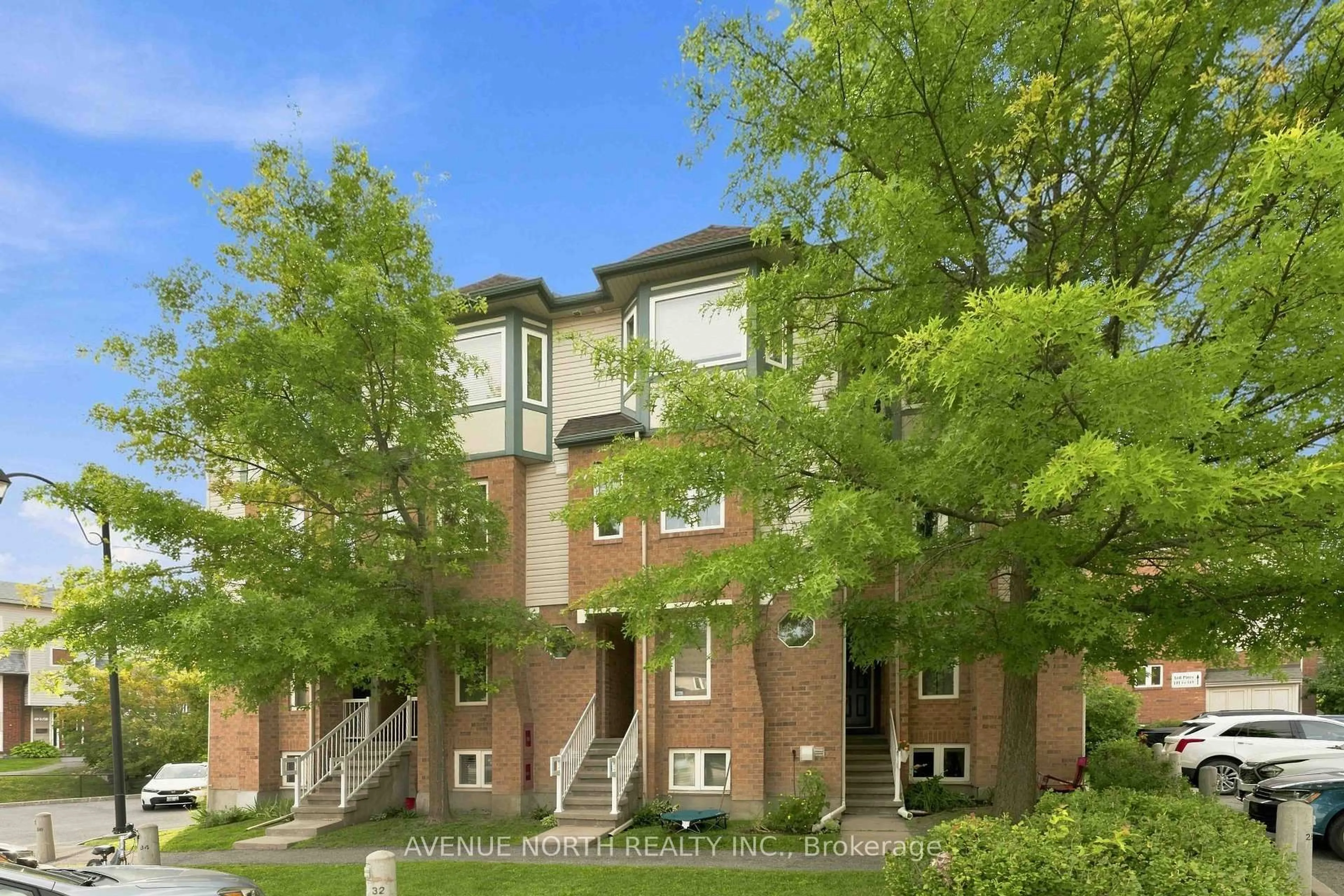 Unknown for 125 Tall Pines Private #17, Ottawa Ontario K2H 1G9