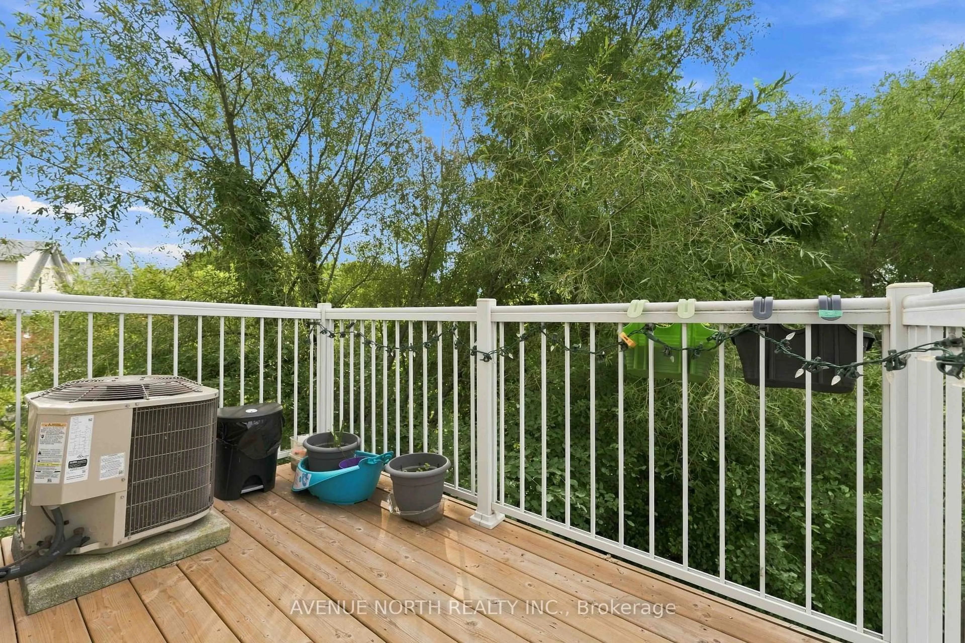 Patio, water/lake/river/ocean view for 125 Tall Pines Private, Ottawa Ontario K2H 1H1