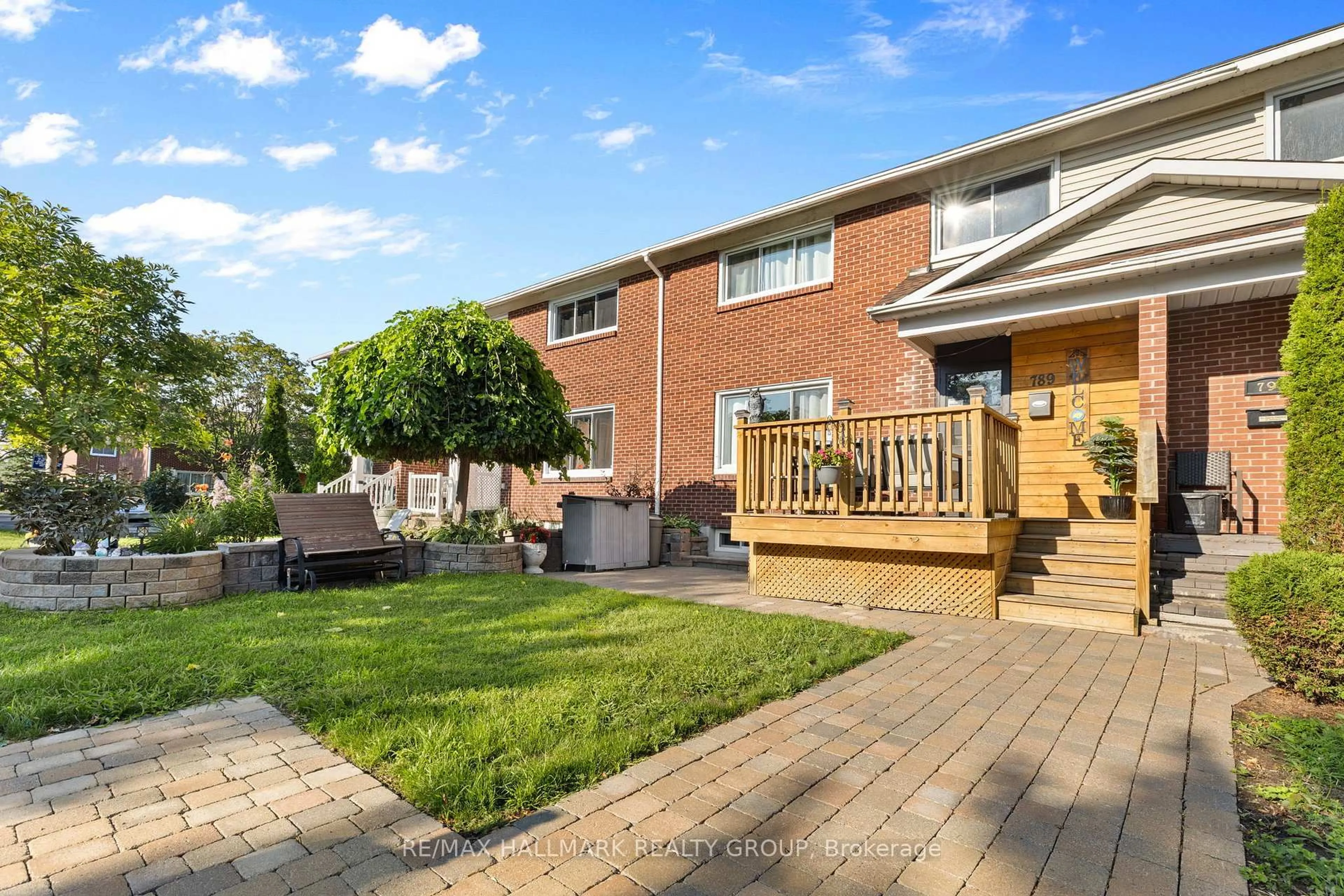 Patio, street for 789 Borthwick Ave, Ottawa Ontario K1K 2M5