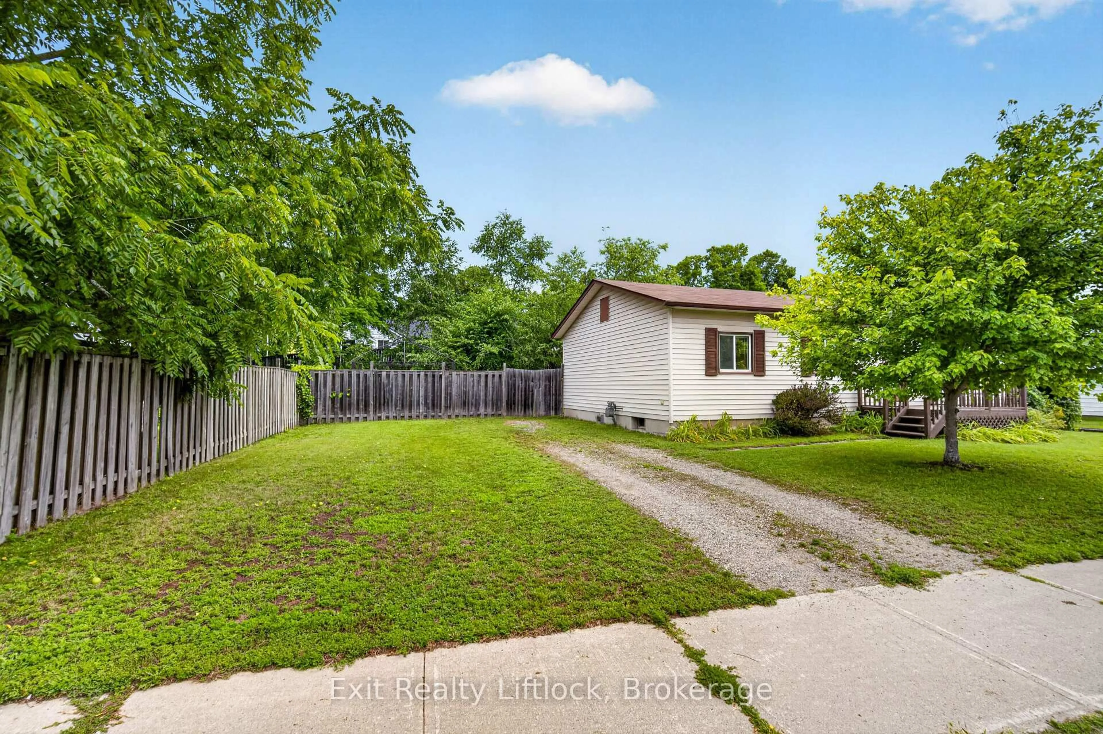 A pic from outside/outdoor area/front of a property/back of a property/a pic from drone, street for 24 King St, Havelock-Belmont-Methuen Ontario K0L 1Z0