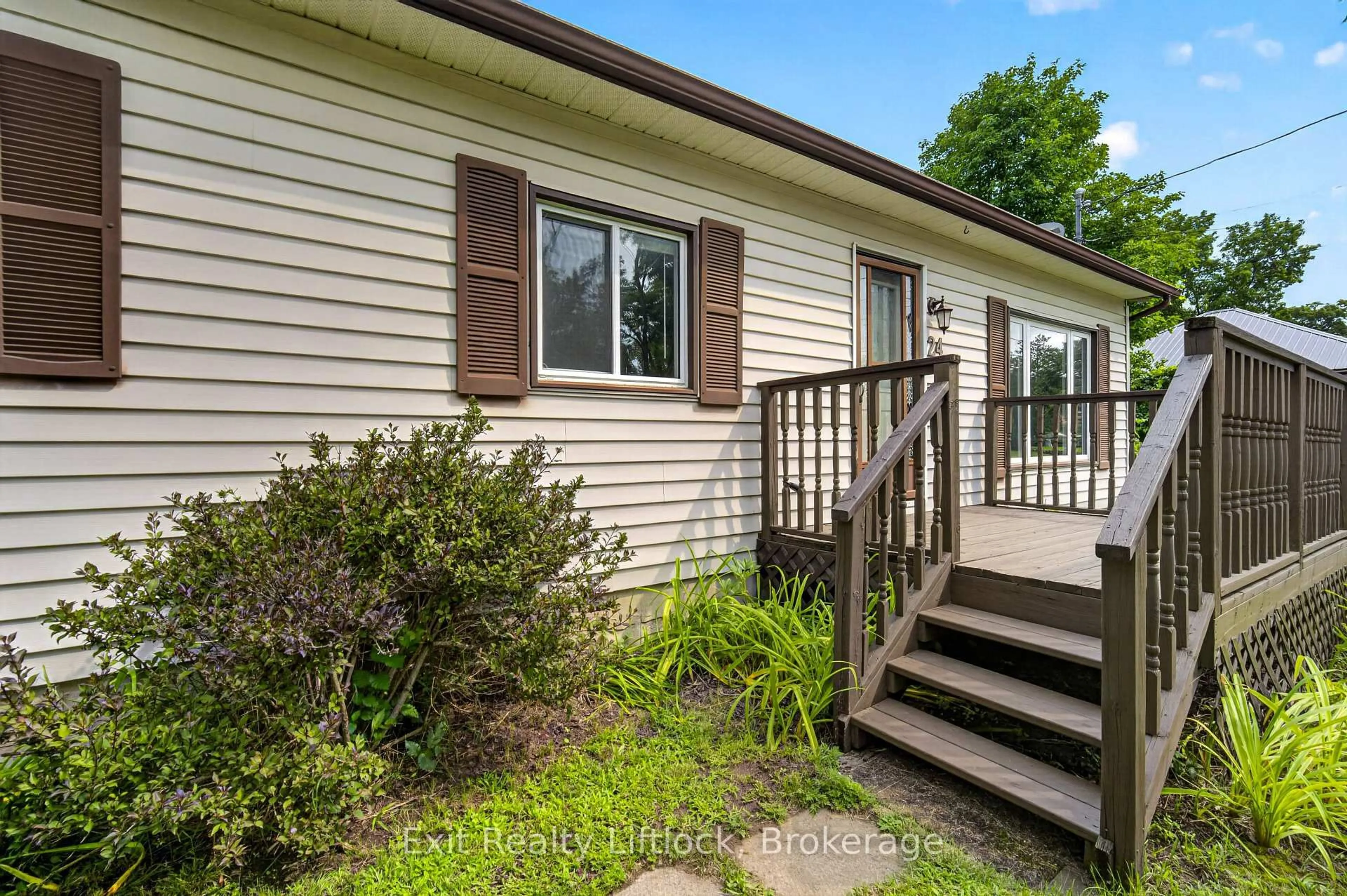 Home with vinyl exterior material, unknown for 24 King St, Havelock-Belmont-Methuen Ontario K0L 1Z0