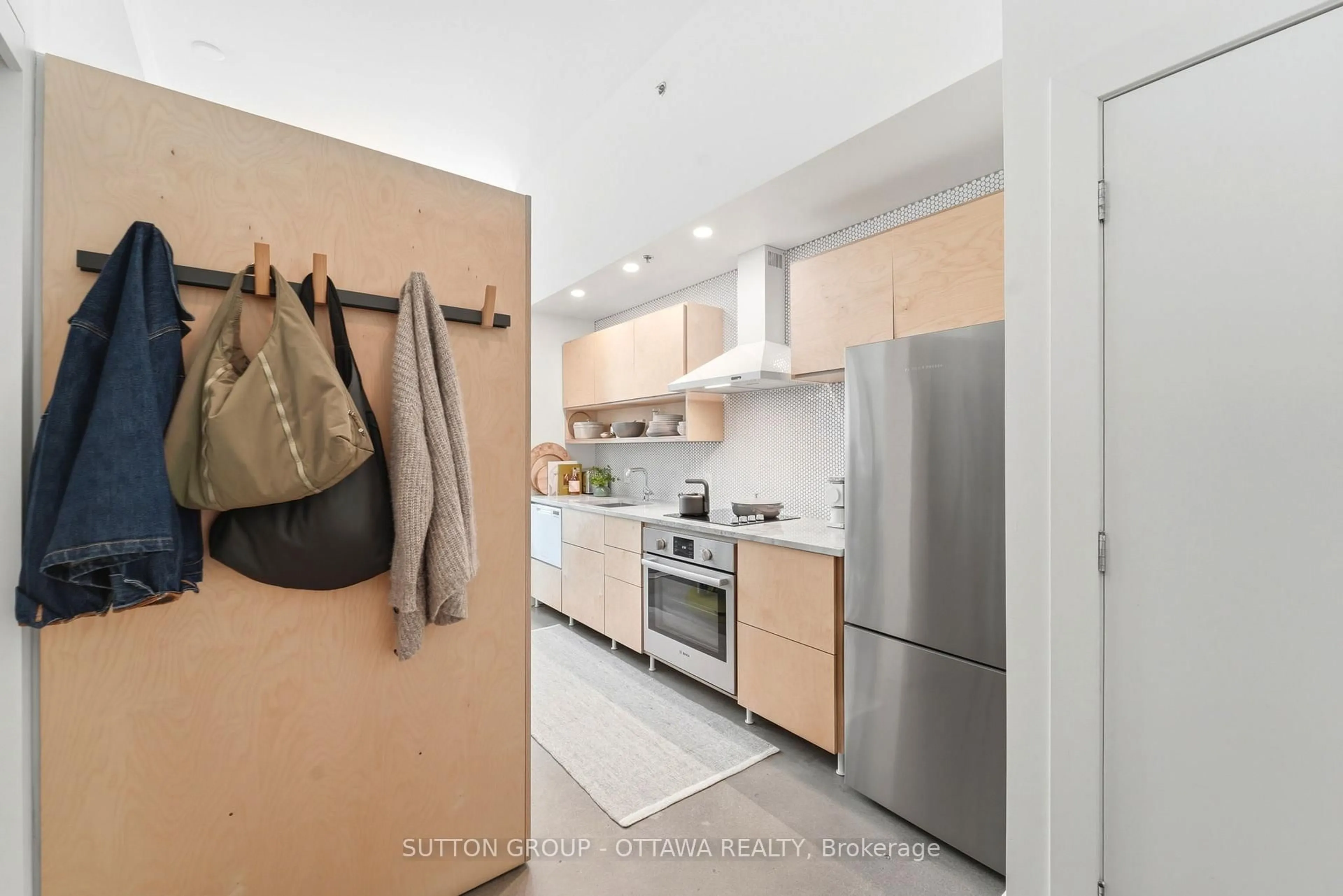 Standard kitchen, unknown for 101 Richmond Rd #110, Ottawa Ontario K1Z 0A6