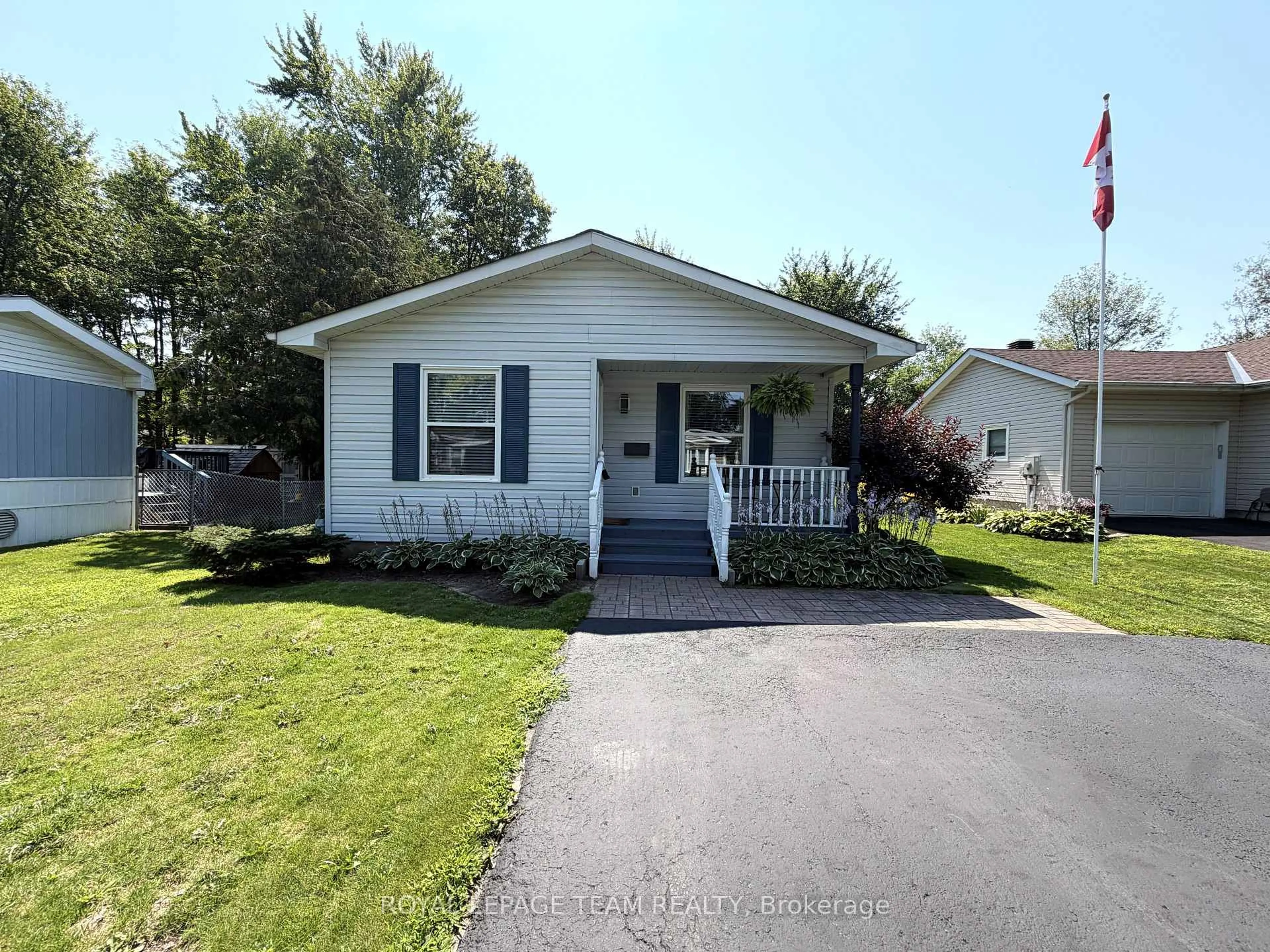 Home with vinyl exterior material, street for 1028 Teena Colleen Private, Greely Ontario K4P 1C8