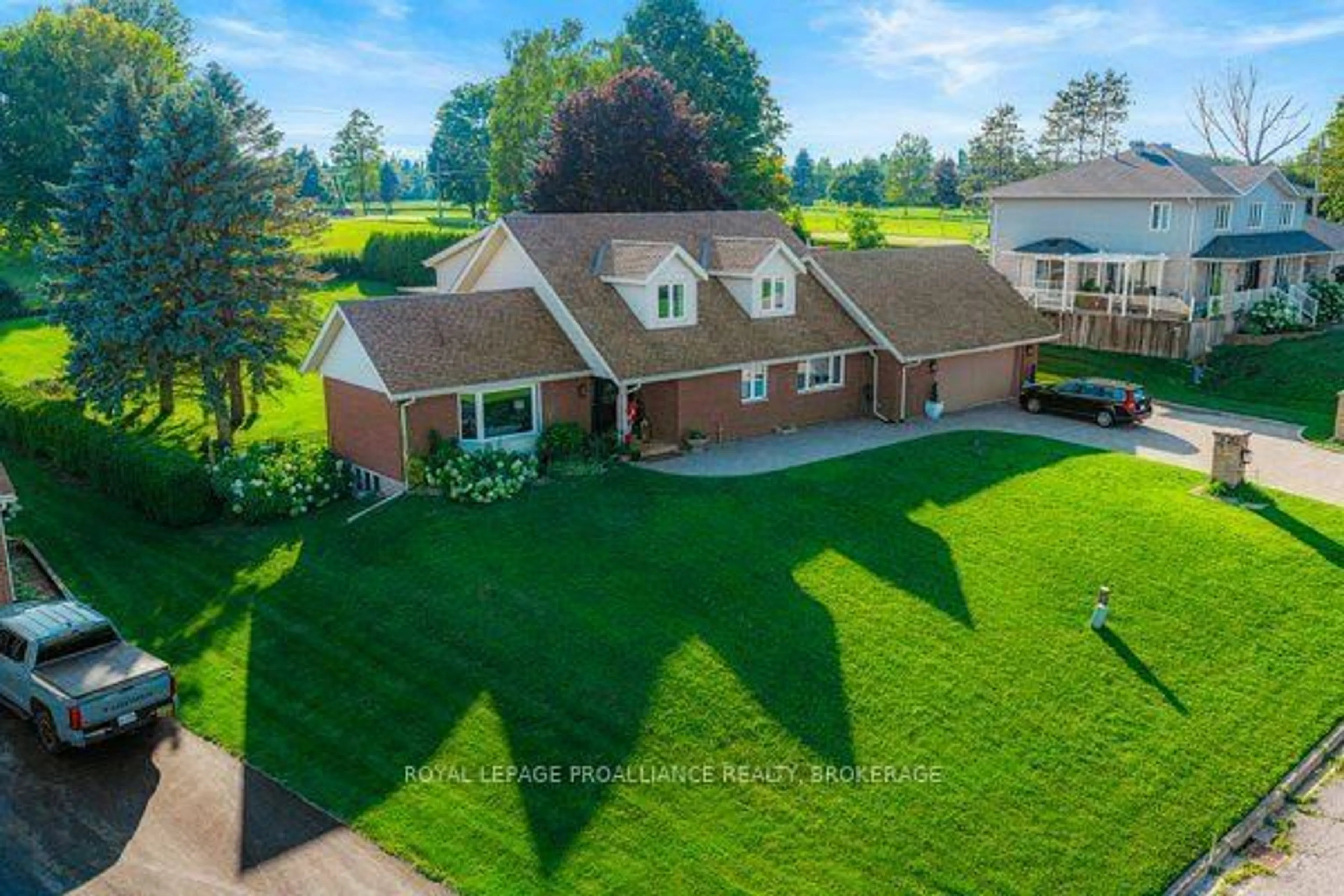 A pic from outside/outdoor area/front of a property/back of a property/a pic from drone, unknown for 1102 Burnside Dr, Augusta Ontario K6V 5T1