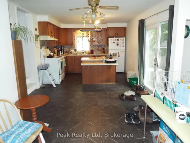 281 Turnberry St, Huron East 5