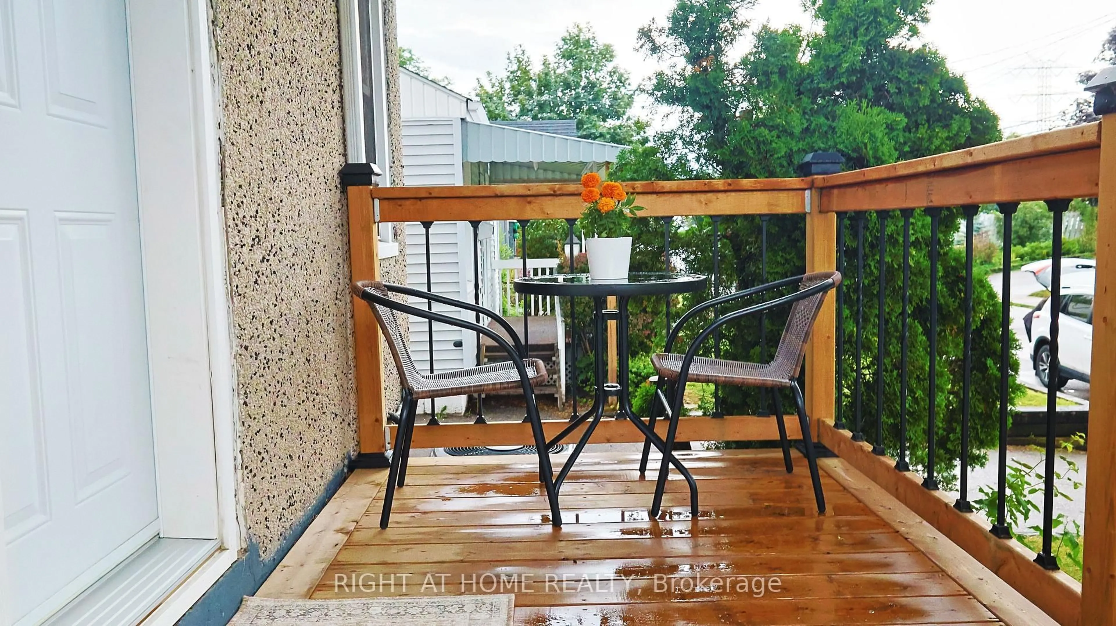 Patio, water/lake/river/ocean view for 82 Normanhurst Ave, Hamilton Ontario L8H 5M6