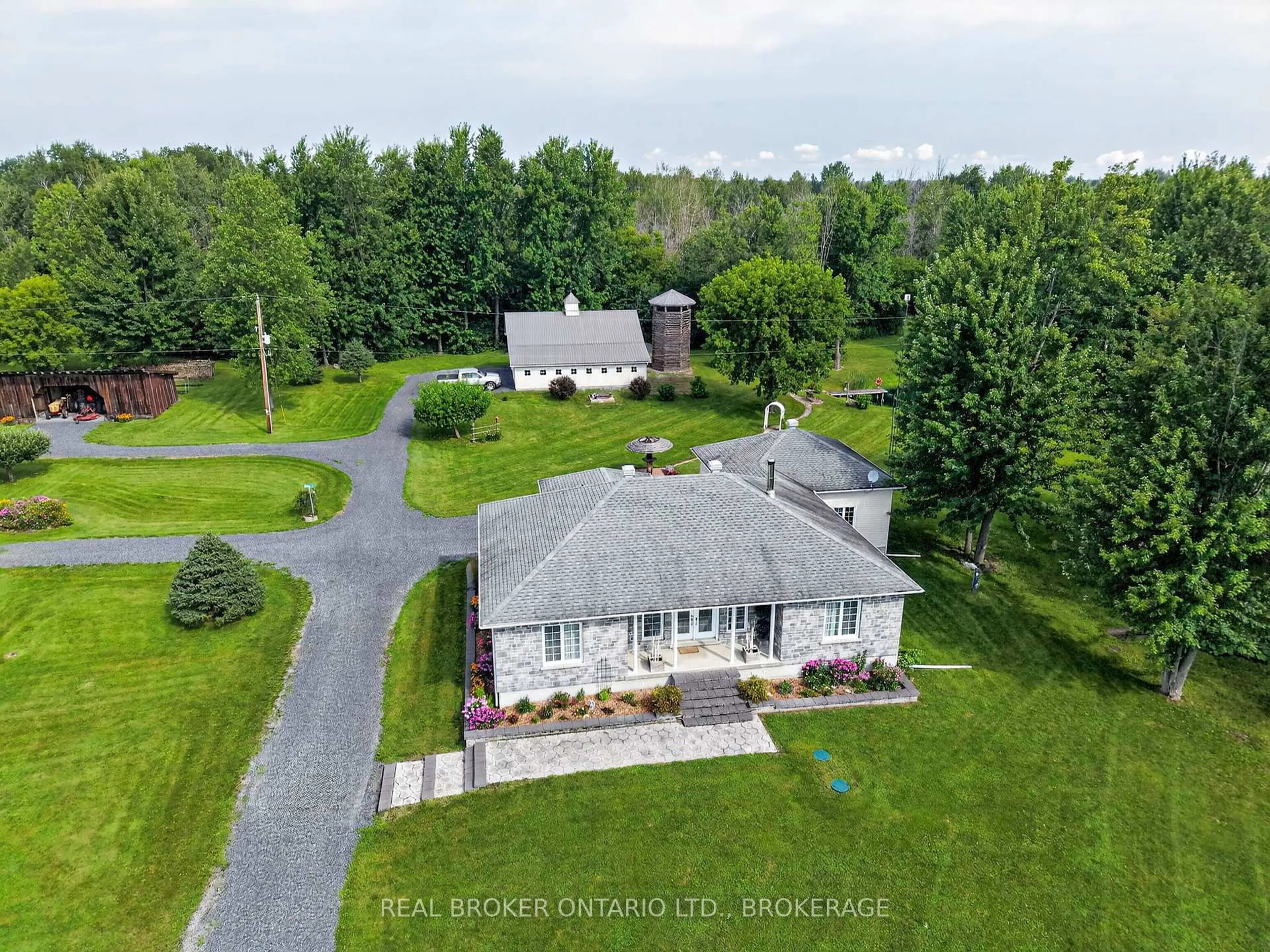 A pic from outside/outdoor area/front of a property/back of a property/a pic from drone, unknown for 18523 Kenyon Conc Rd 1 Rd, North Glengarry Ontario K0C 1B0