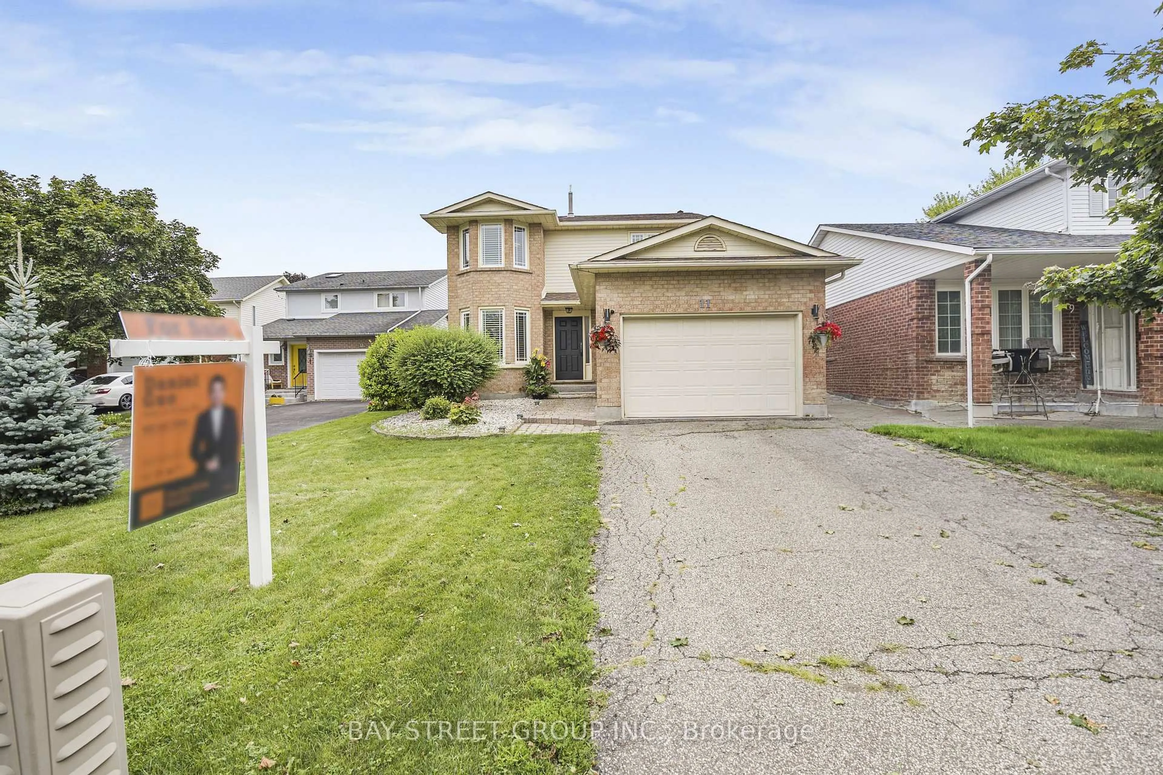 Unknown for 11 Coleman Crt, Thorold Ontario L2V 4W3