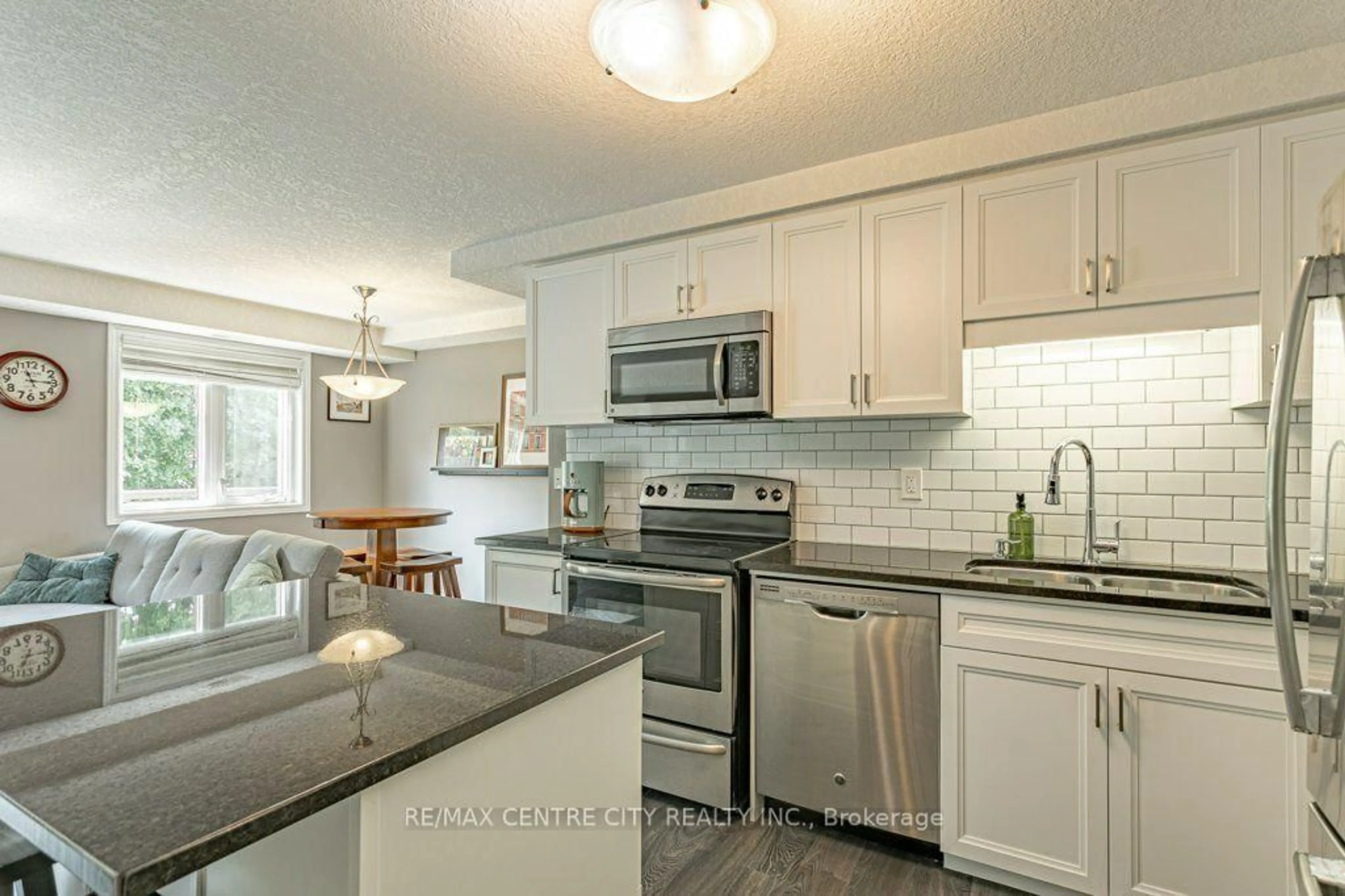 Open concept kitchen, ceramic/tile floor for 243 Rachel Cres #D, Kitchener Ontario N2R 0E2