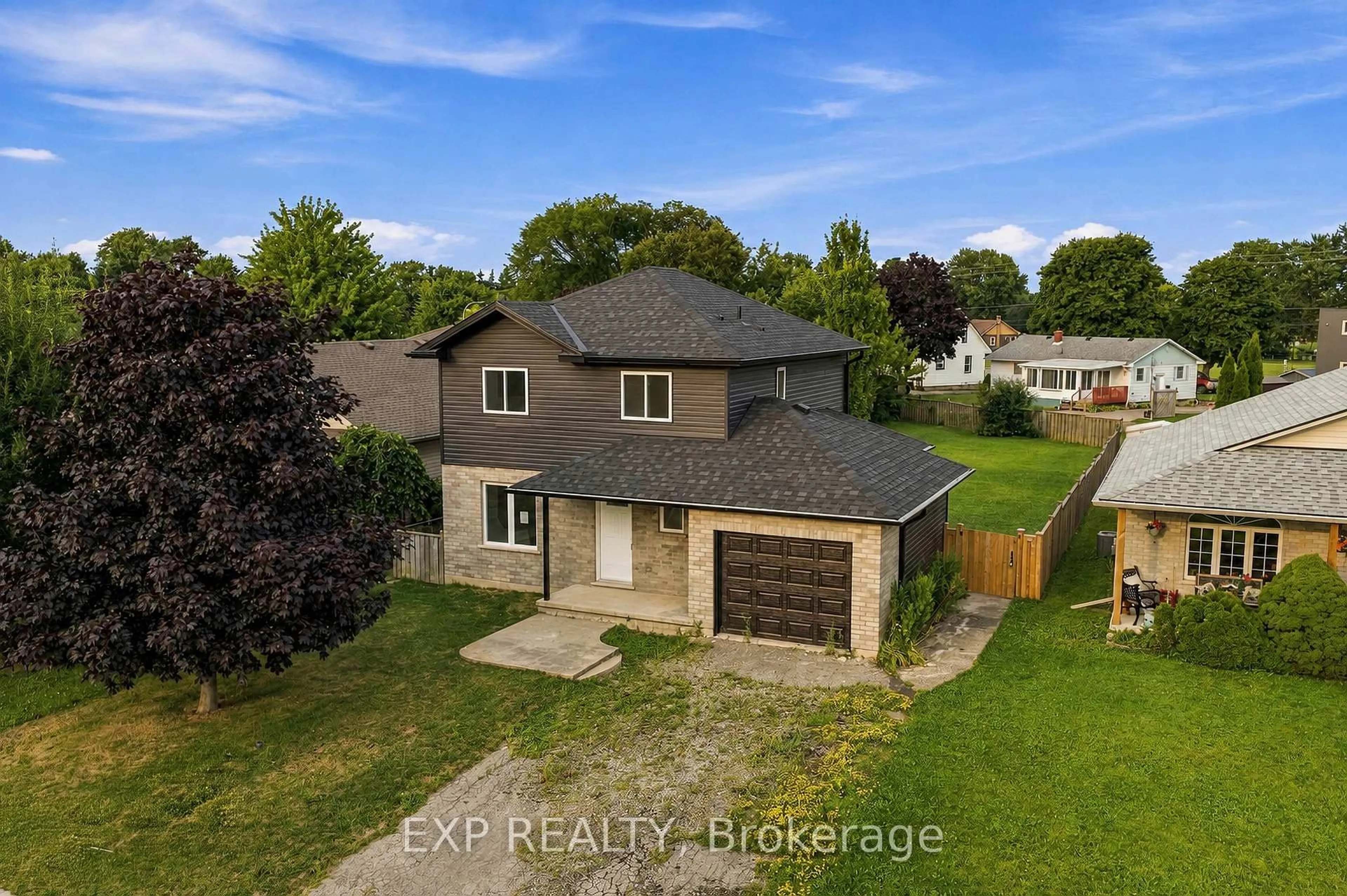 A pic from outside/outdoor area/front of a property/back of a property/a pic from drone, street for 5 Vera St, Haldimand Ontario N0A 1J0