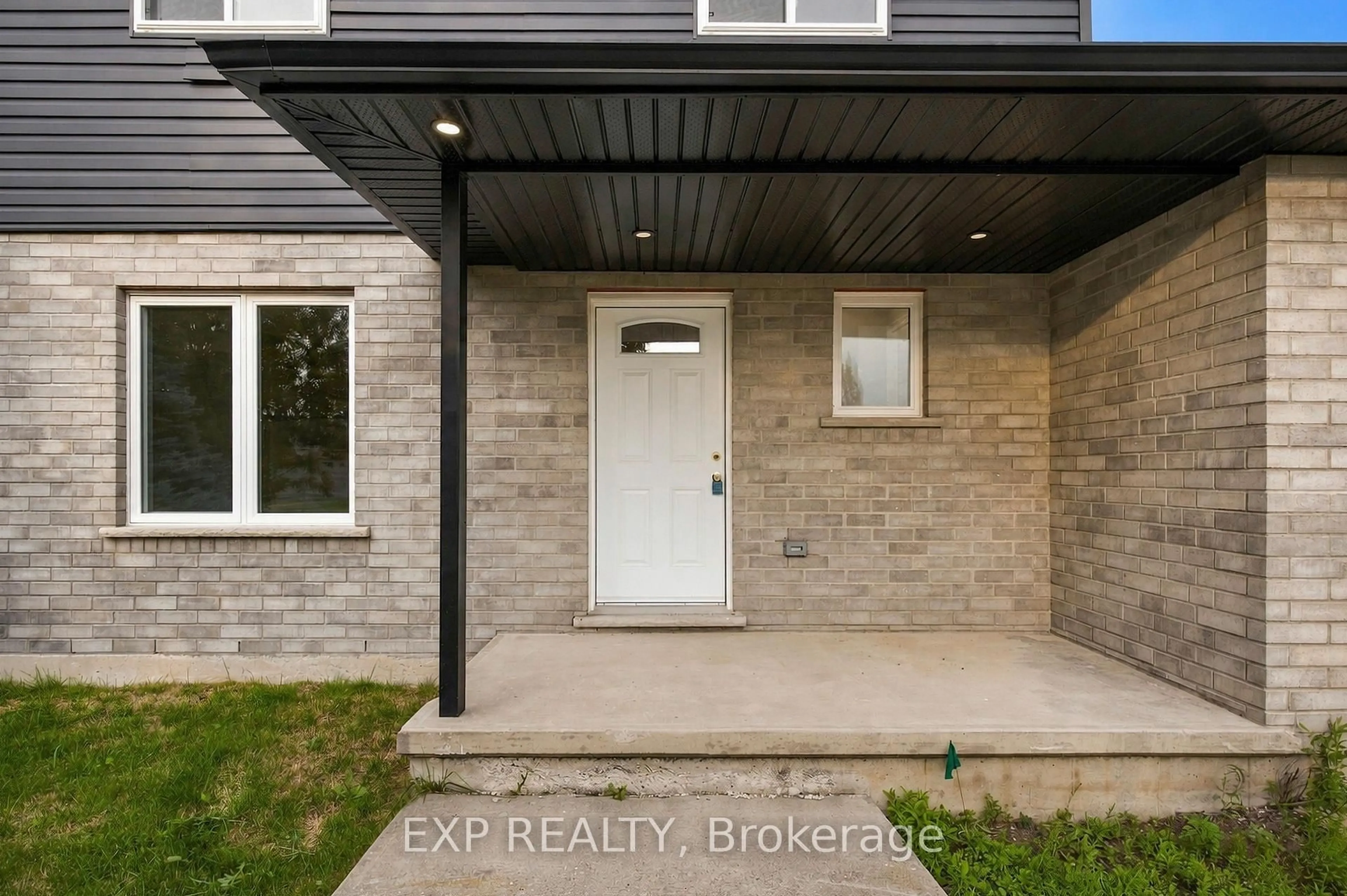 Indoor entryway for 5 Vera St, Haldimand Ontario N0A 1J0