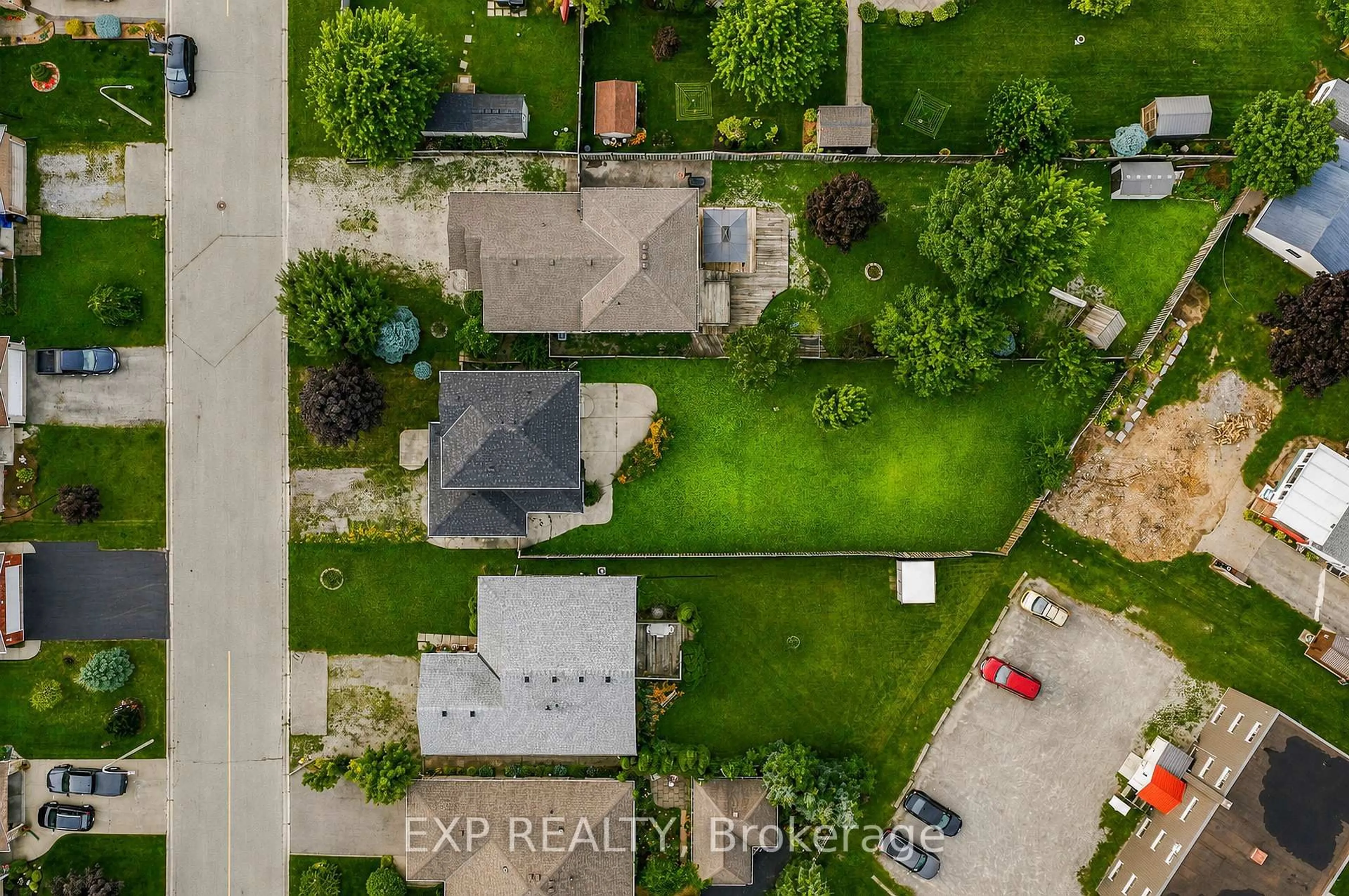 A pic from outside/outdoor area/front of a property/back of a property/a pic from drone, street for 5 Vera St, Haldimand Ontario N0A 1J0