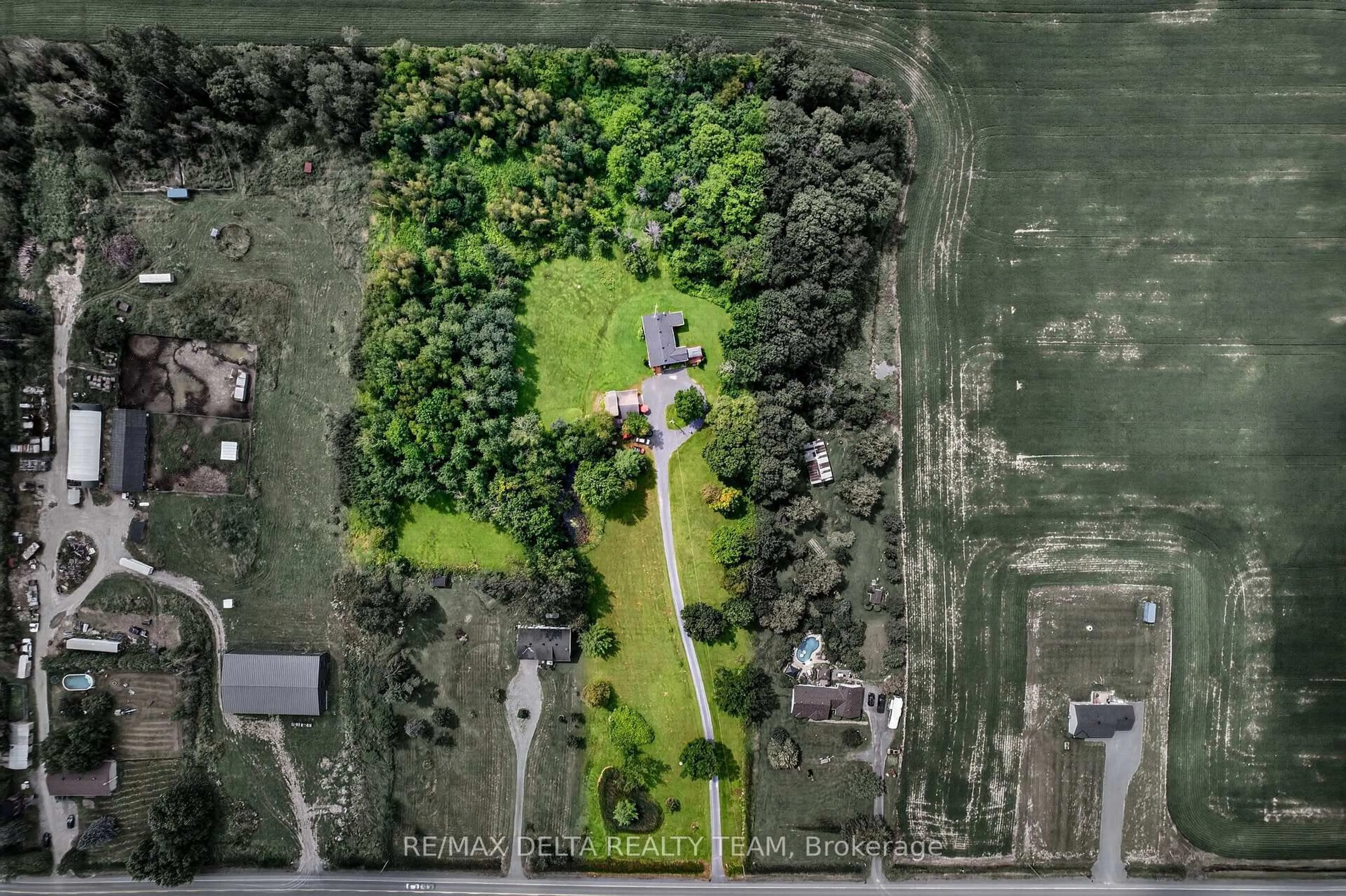 A pic from outside/outdoor area/front of a property/back of a property/a pic from drone, street for 135 COUNTY ROAD 19 Rd, Alfred and Plantagenet Ontario K0A 3K0