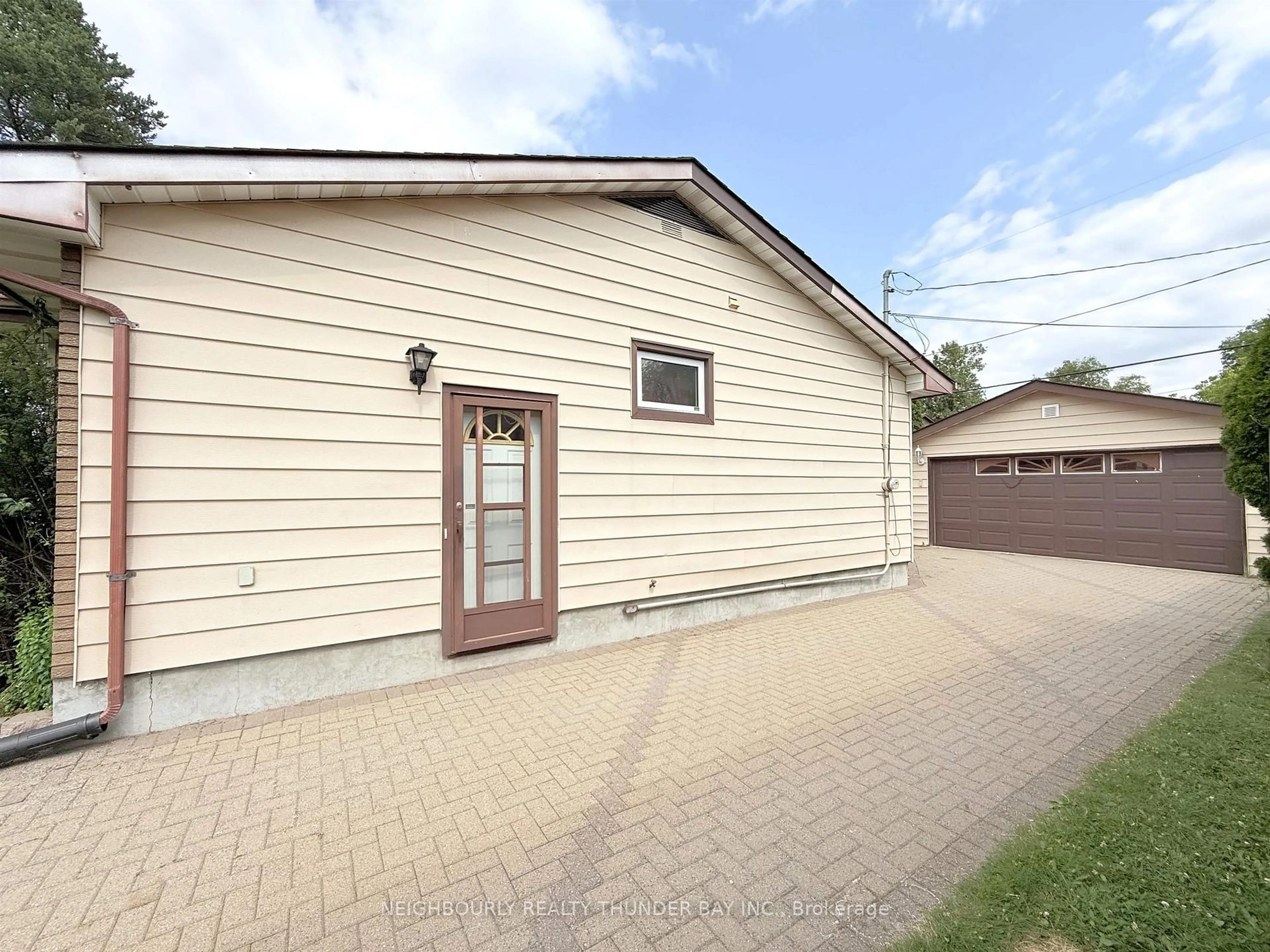 Unknown for 782 John St, Thunder Bay Ontario P7B 1Z9