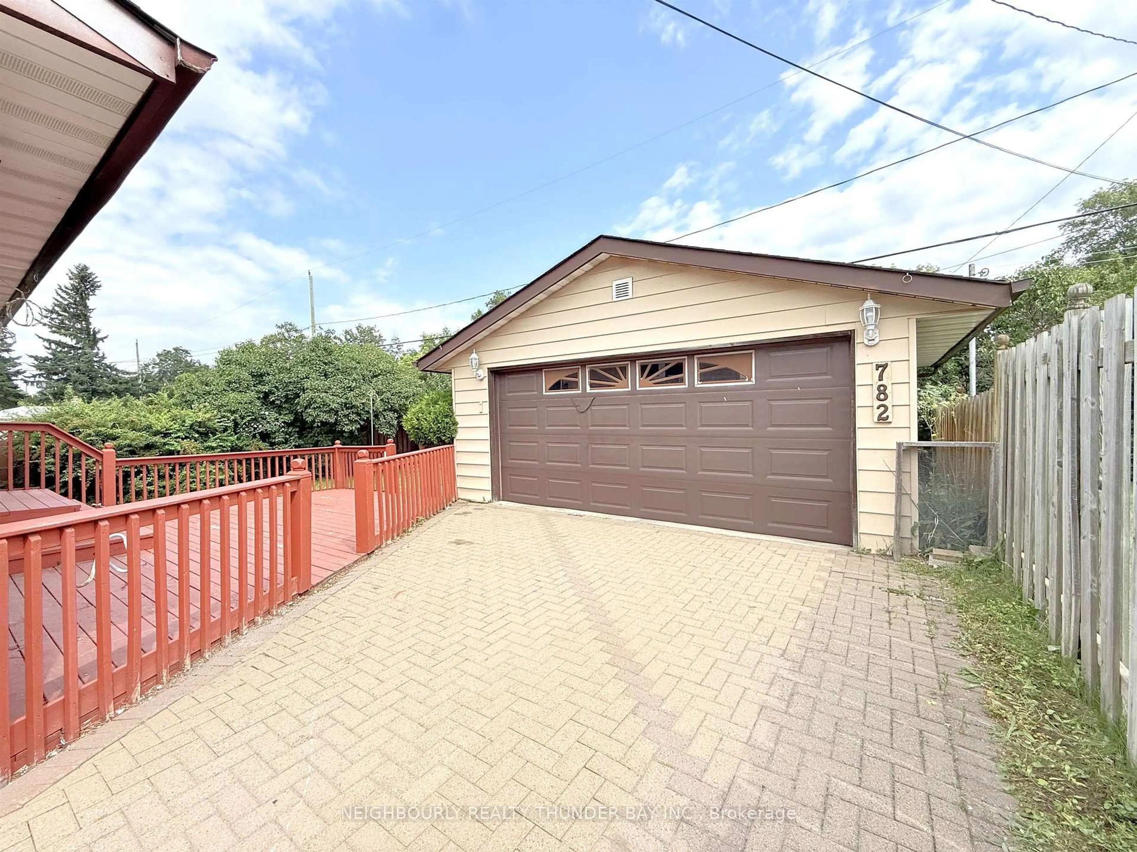 Unknown for 782 John St, Thunder Bay Ontario P7B 1Z9