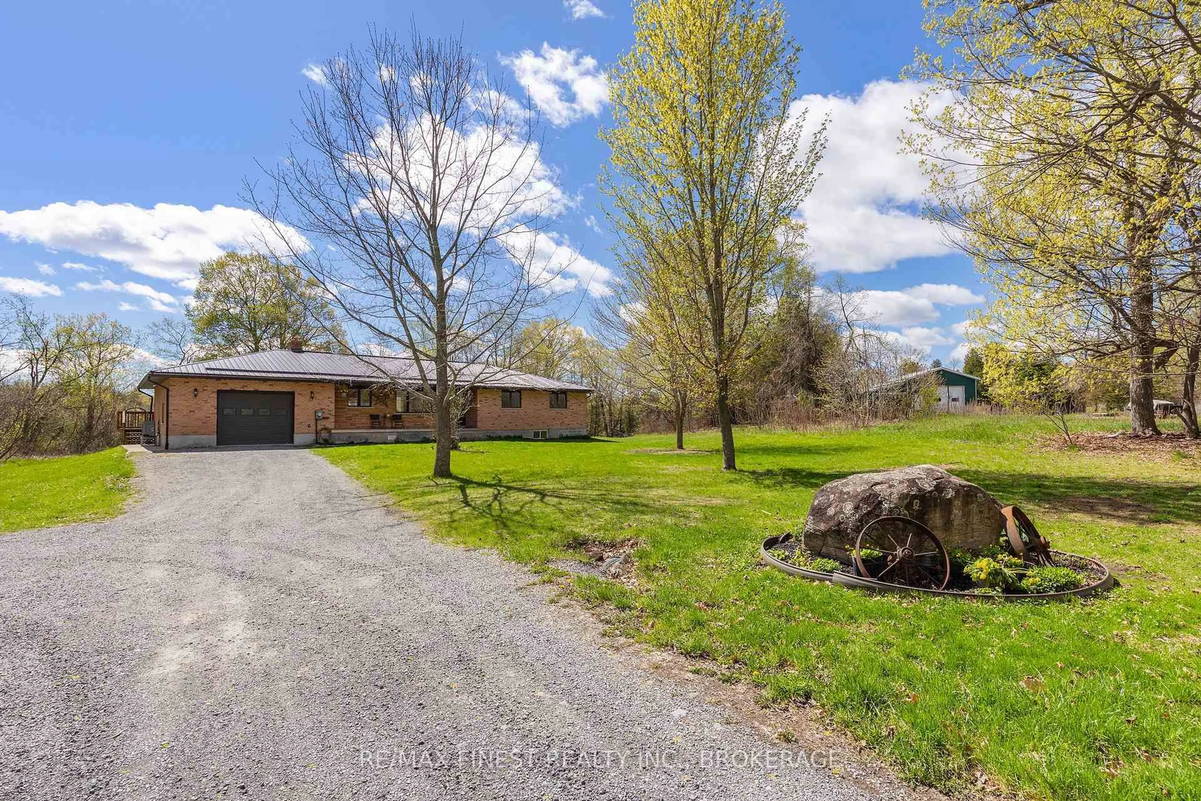 A pic from outside/outdoor area/front of a property/back of a property/a pic from drone, unknown for 4834 Battersea Rd, Battersea Ontario K0H 1H0