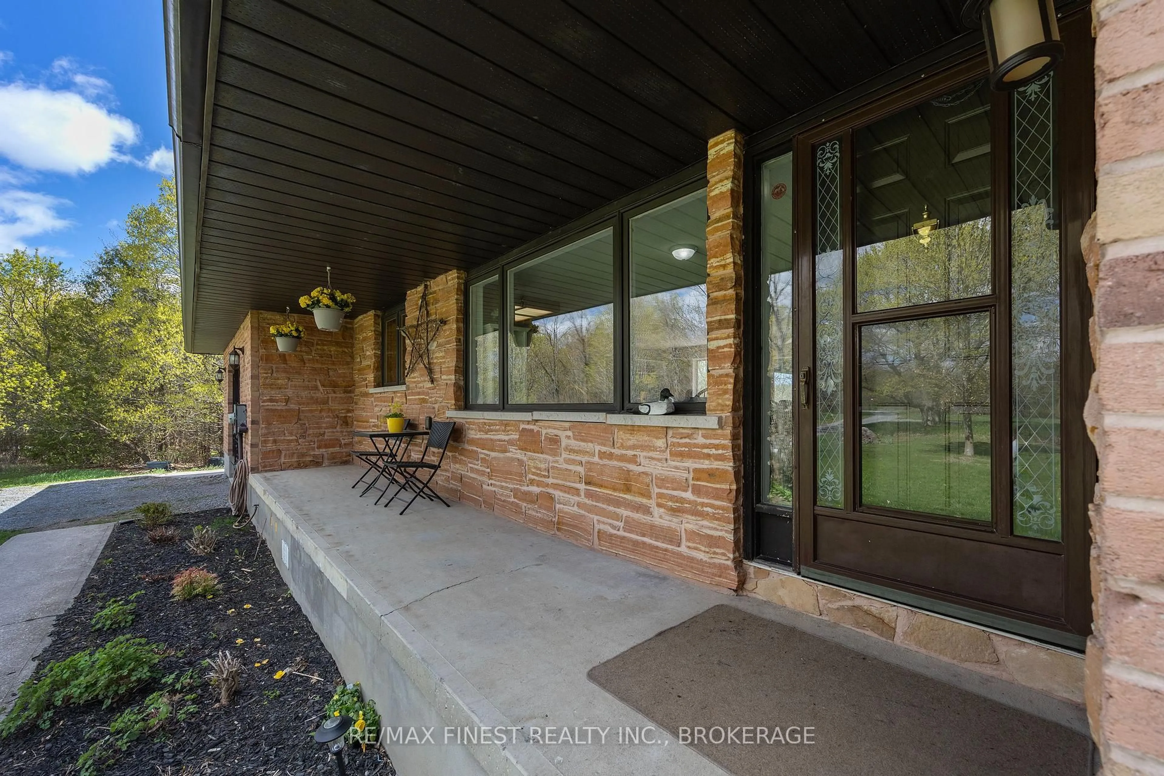 Indoor entryway for 4834 Battersea Rd, Battersea Ontario K0H 1H0