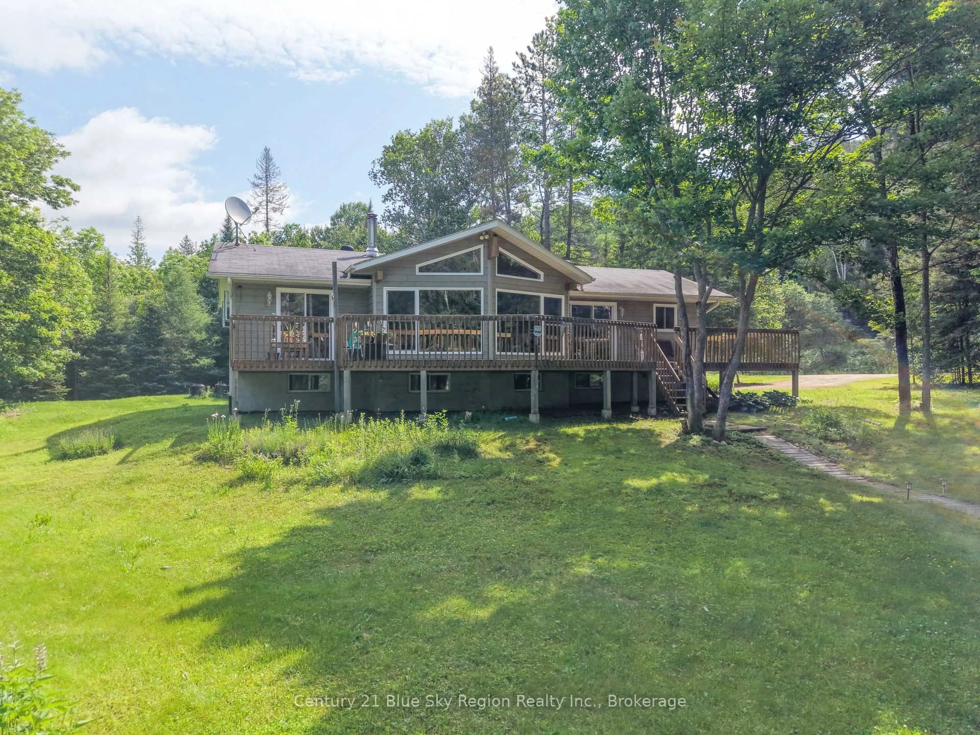A pic from outside/outdoor area/front of a property/back of a property/a pic from drone, water/lake/river/ocean view for 4233 Highway 630, Mattawa Ontario P0H 1V0