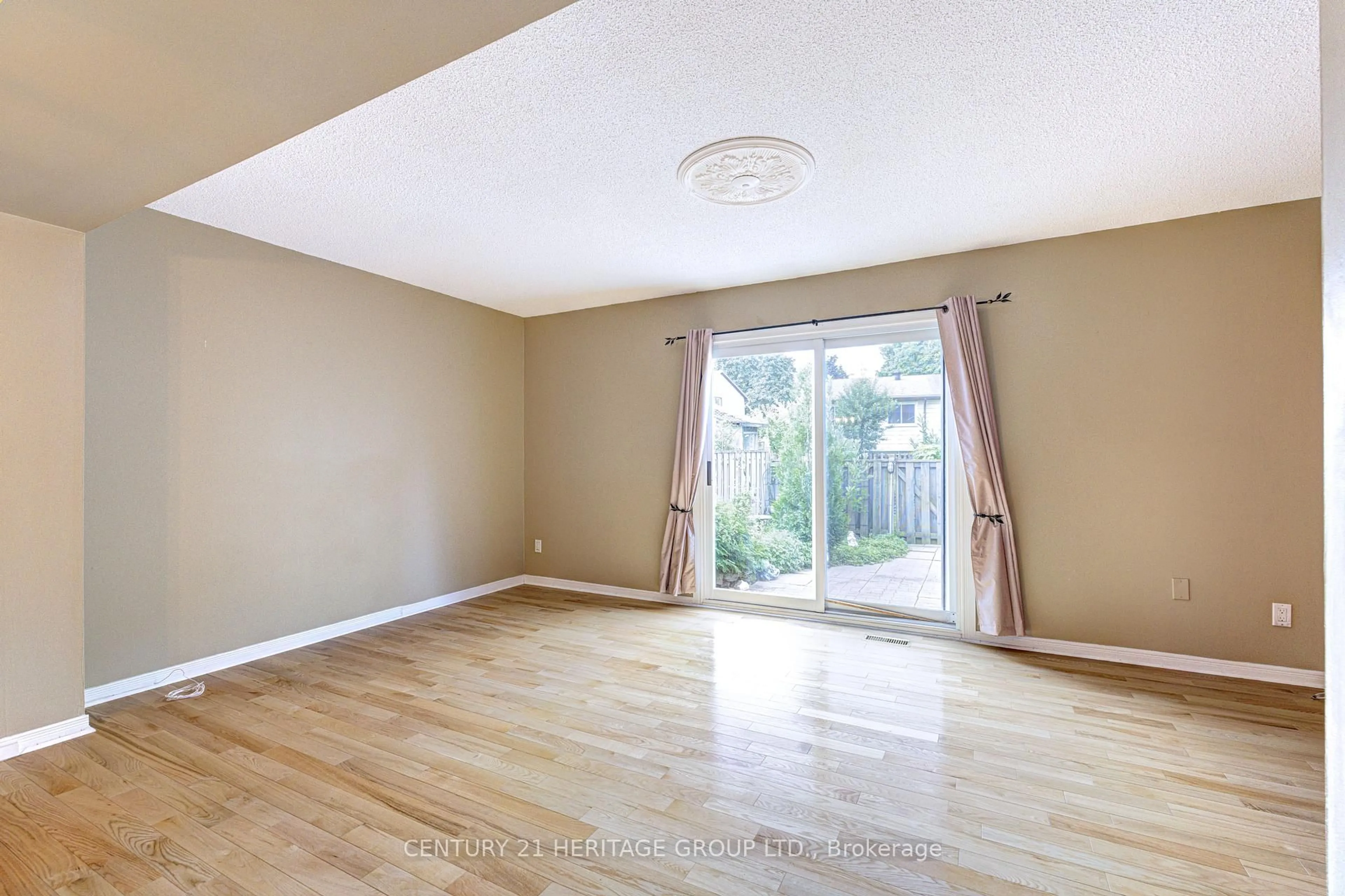 A pic of a room for 145 Rice Ave #73, Hamilton Ontario L9C 6R3