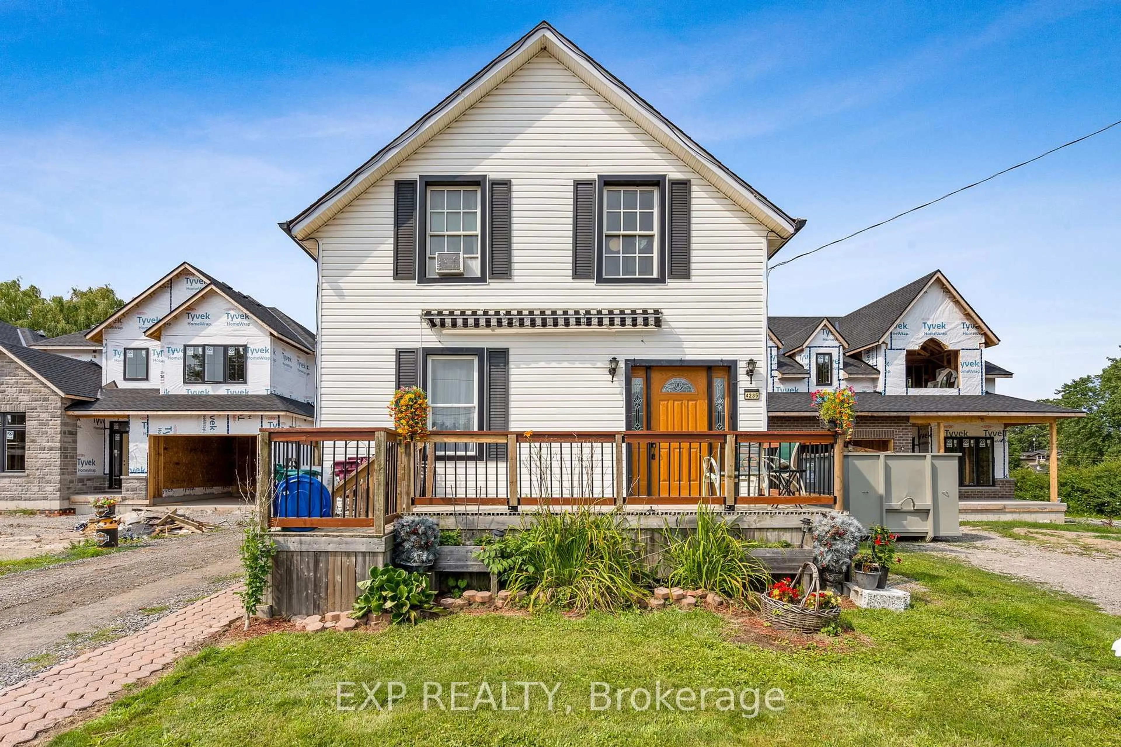 A pic from outside/outdoor area/front of a property/back of a property/a pic from drone, street for 4235 Fly Rd, Lincoln Ontario L0R 1G0