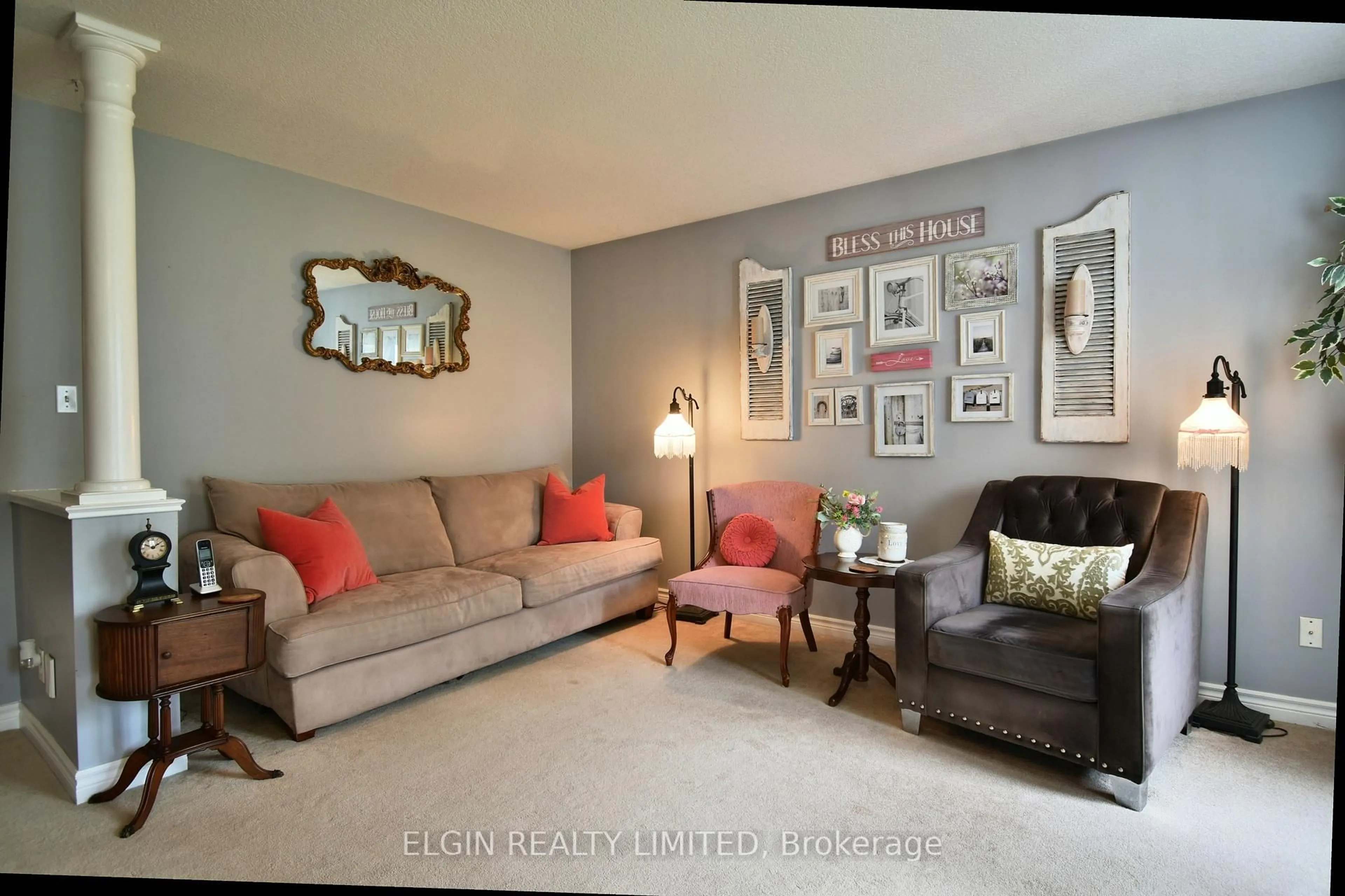 Living room with furniture, unknown for 5 Havenridge Crt, St. Thomas Ontario N5P 4P7