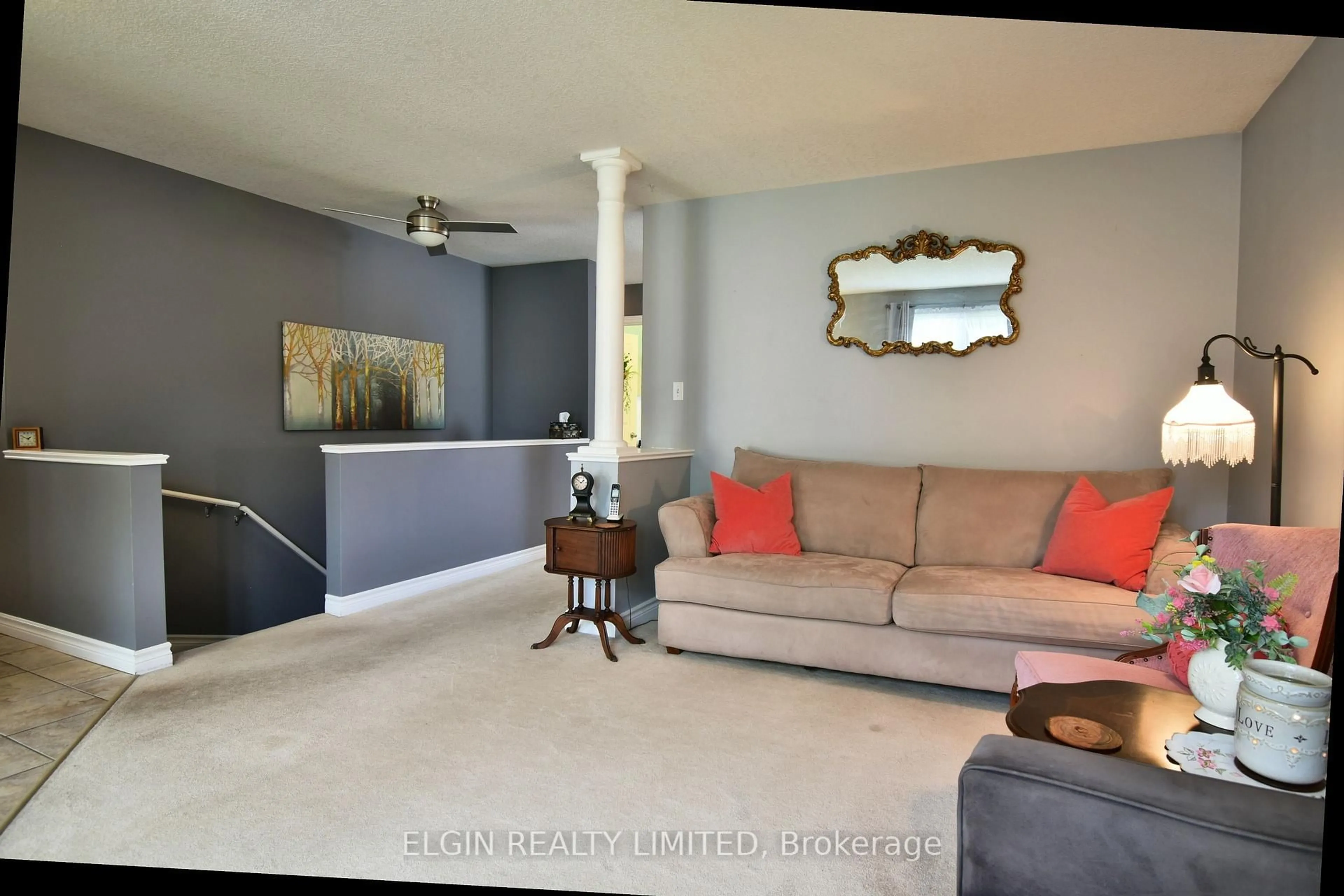Living room with furniture, unknown for 5 Havenridge Crt, St. Thomas Ontario N5P 4P7