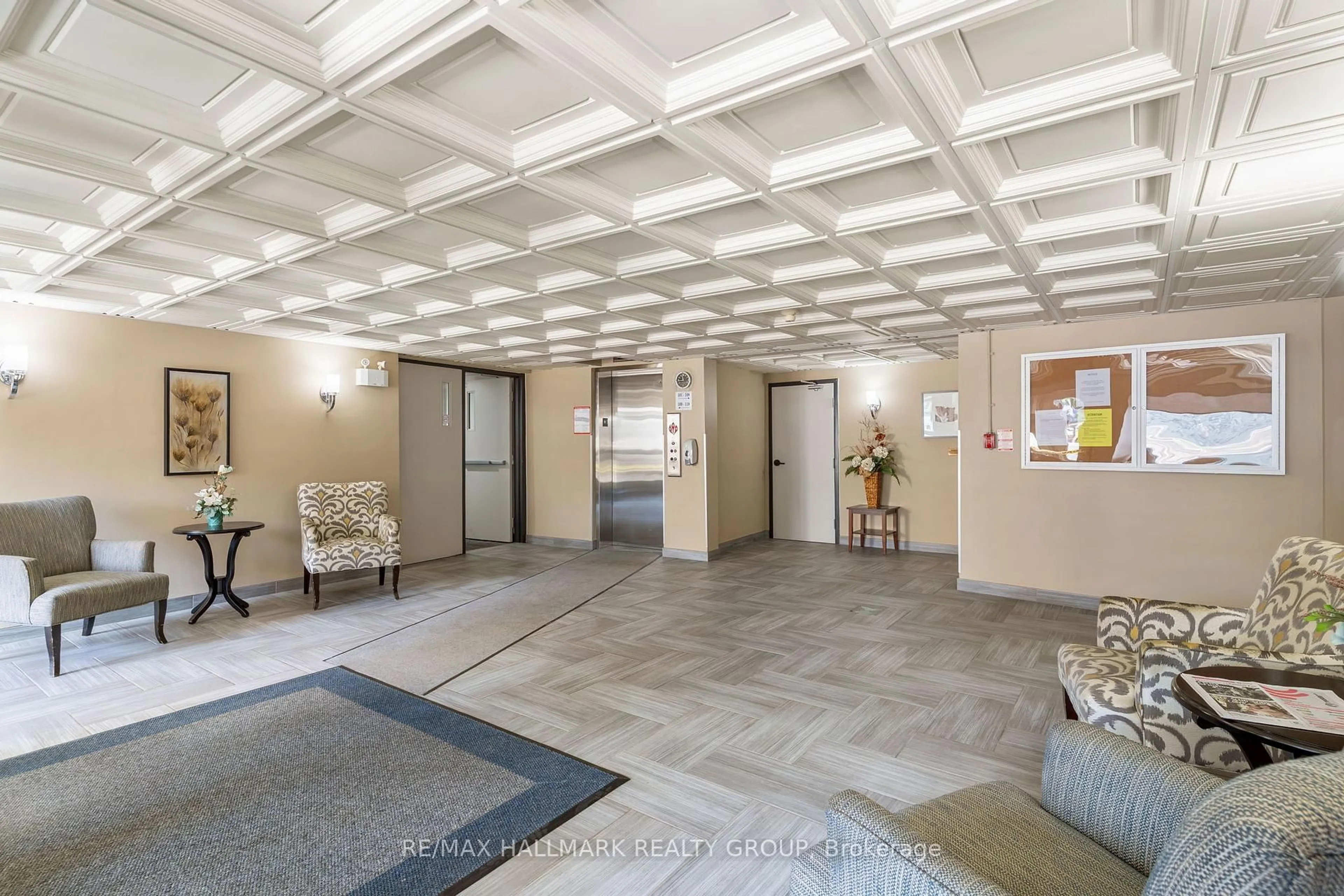 Indoor foyer for 820 Laurier Blvd #106, Brockville Ontario K6V 6Z2