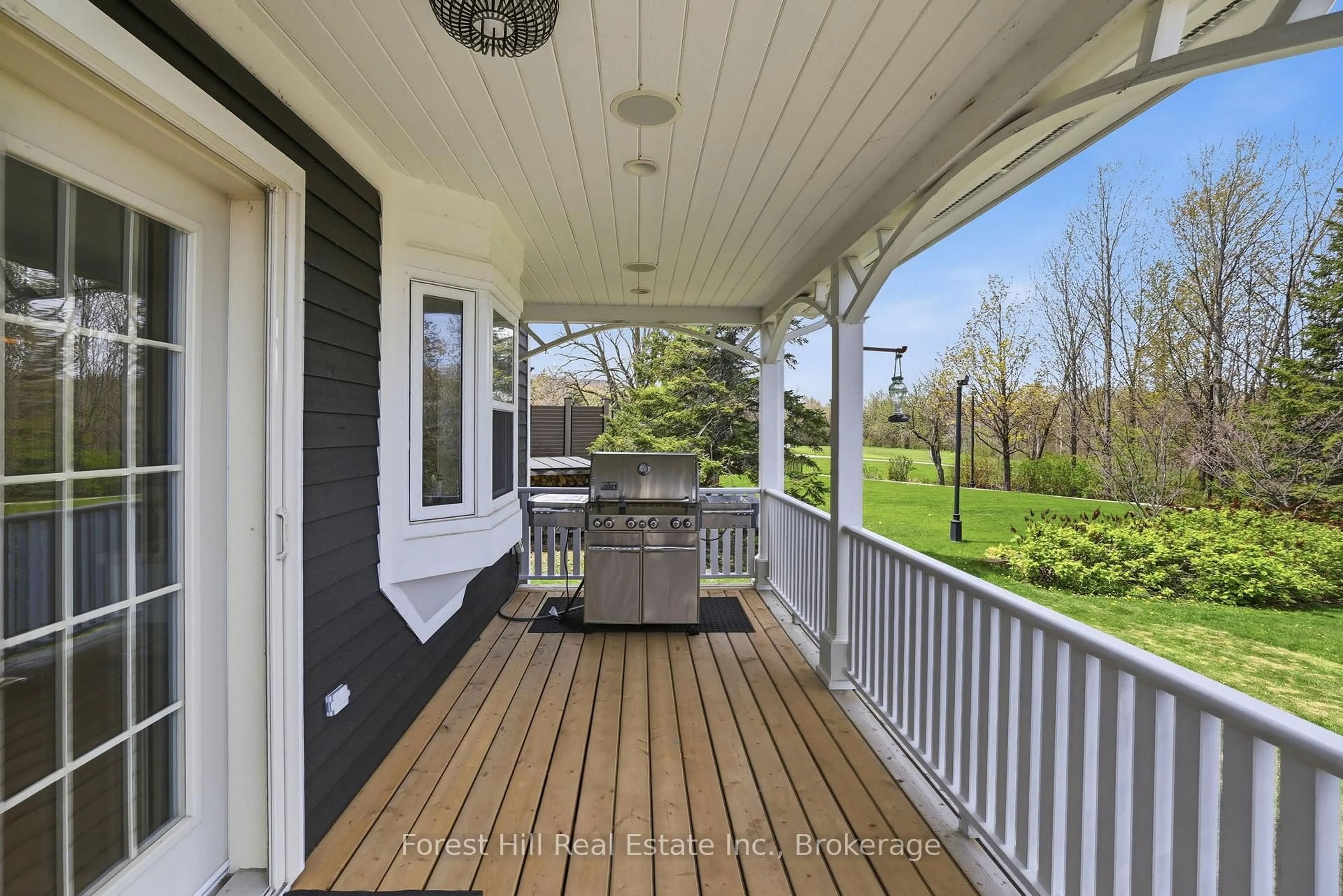 Patio, street for 156 Snowbridge Way, Blue Mountains Ontario L9Y 0V1