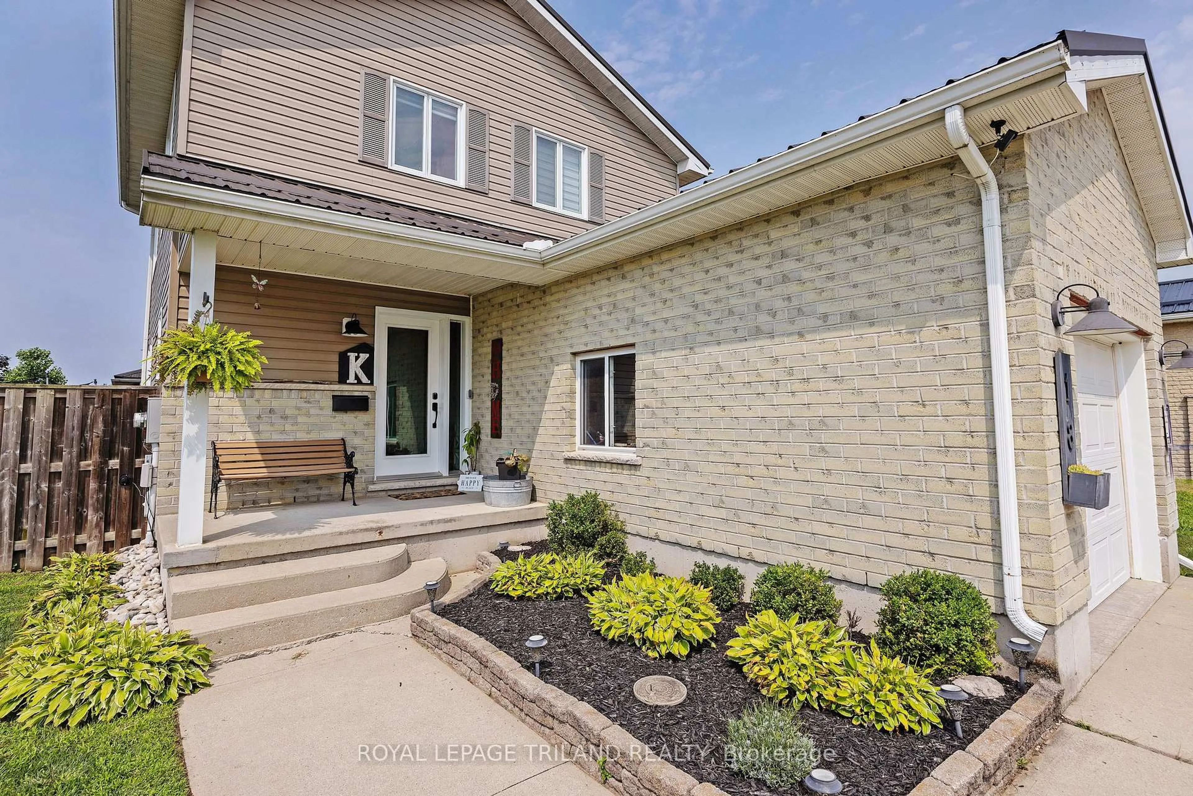 Home with brick exterior material, street for 18 Tara Crt, Aylmer Ontario N5H 0A1