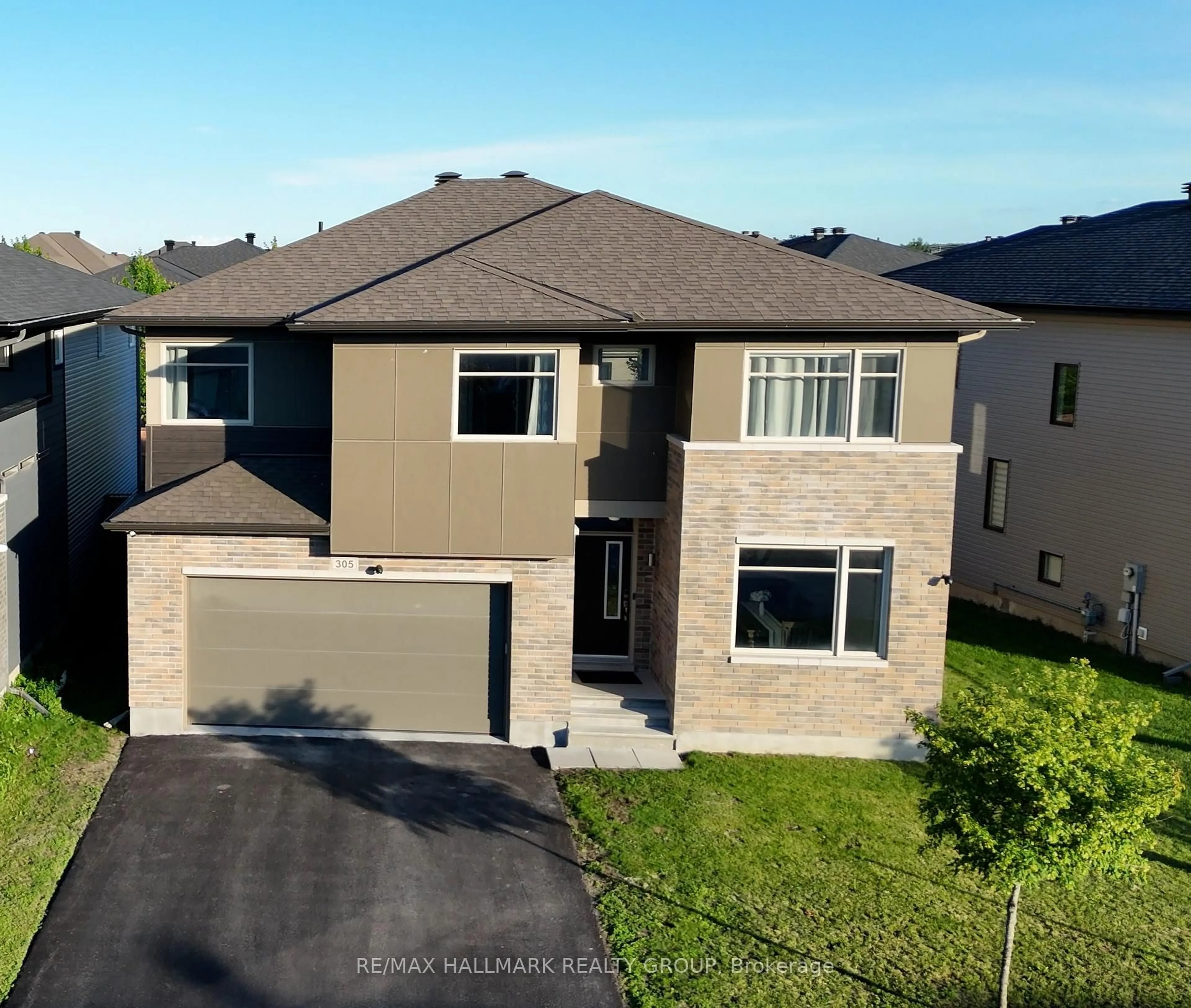 A pic from outside/outdoor area/front of a property/back of a property/a pic from drone, street for 305 Oxer Pl, Ottawa Ontario K2V 0C6