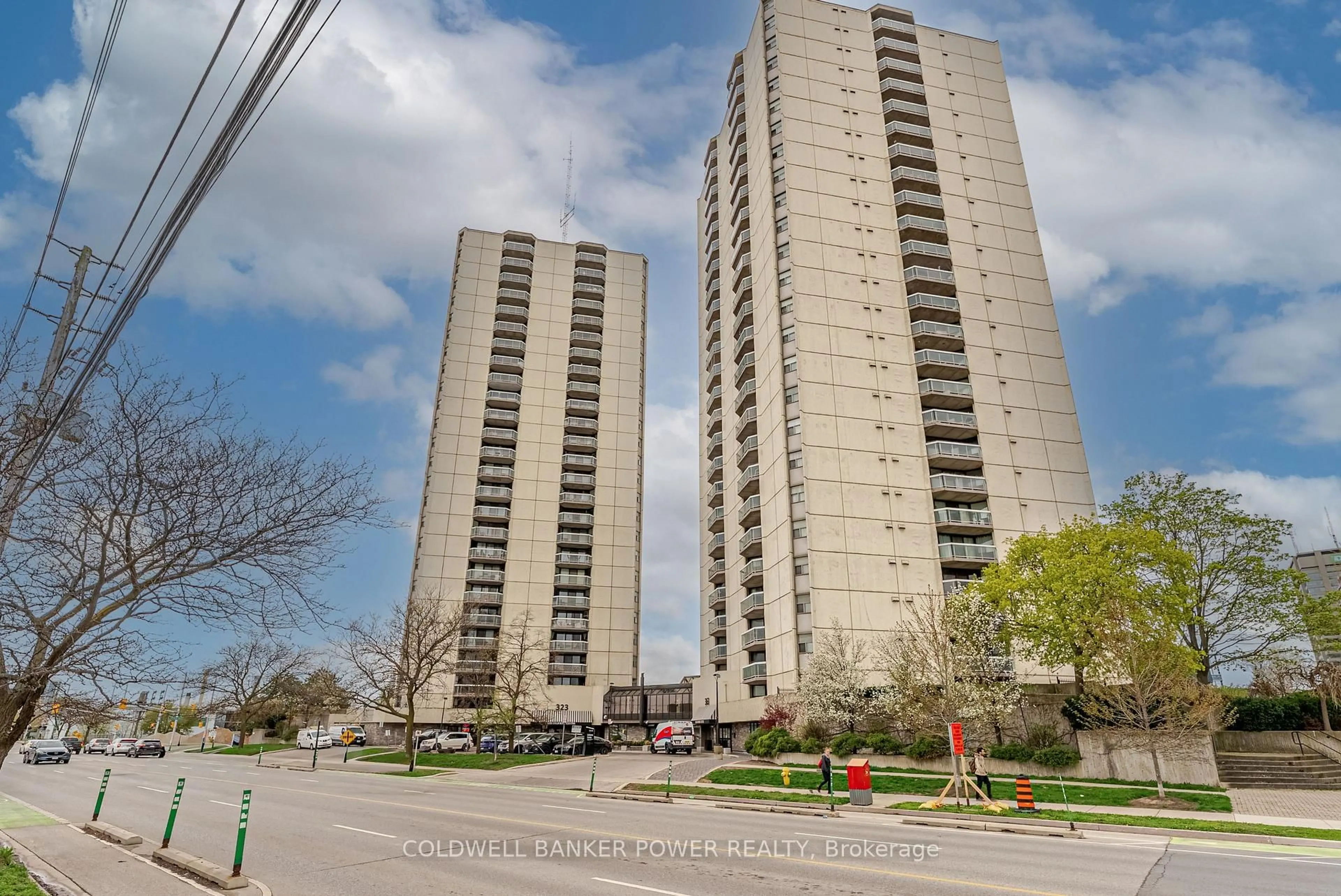 A pic from outside/outdoor area/front of a property/back of a property/a pic from drone, street for 323 Colborne St #1604, London East Ontario N6B 3N8