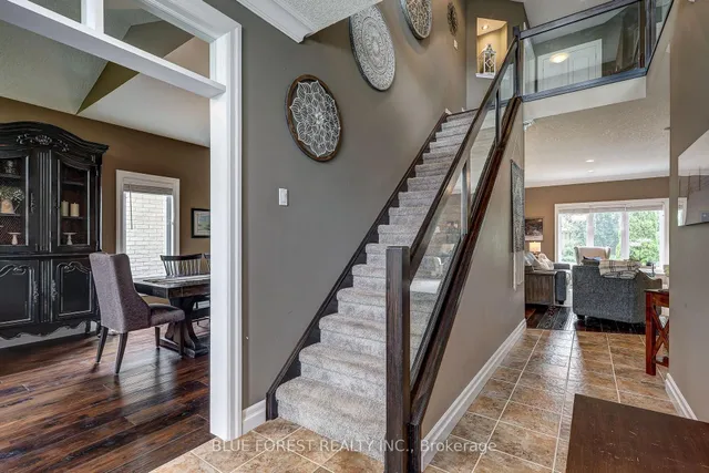2058 WESTPOINT Hts, London South 5