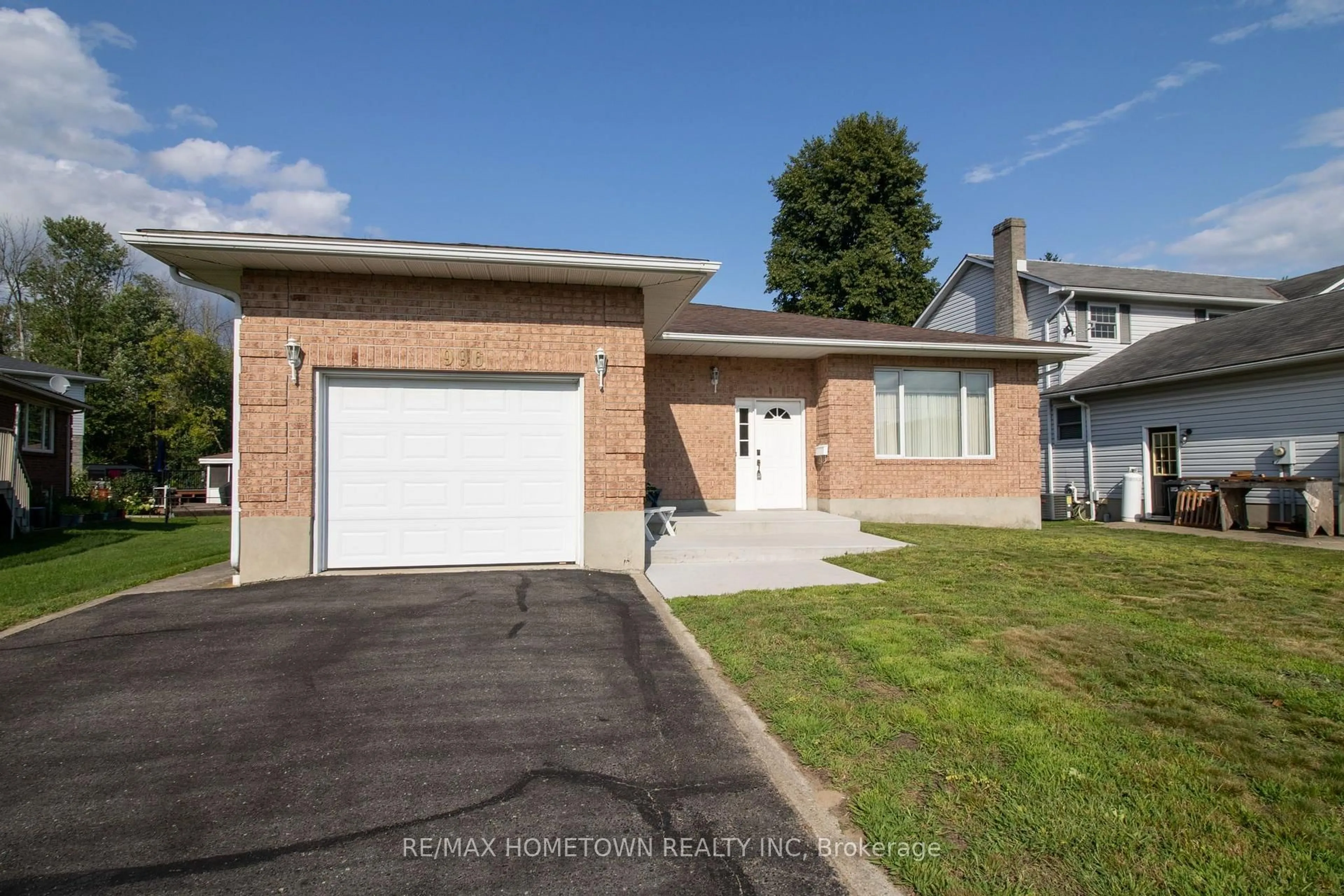 Home with brick exterior material, street for 996 Massie Dr, Prescott Ontario K0E 1T0