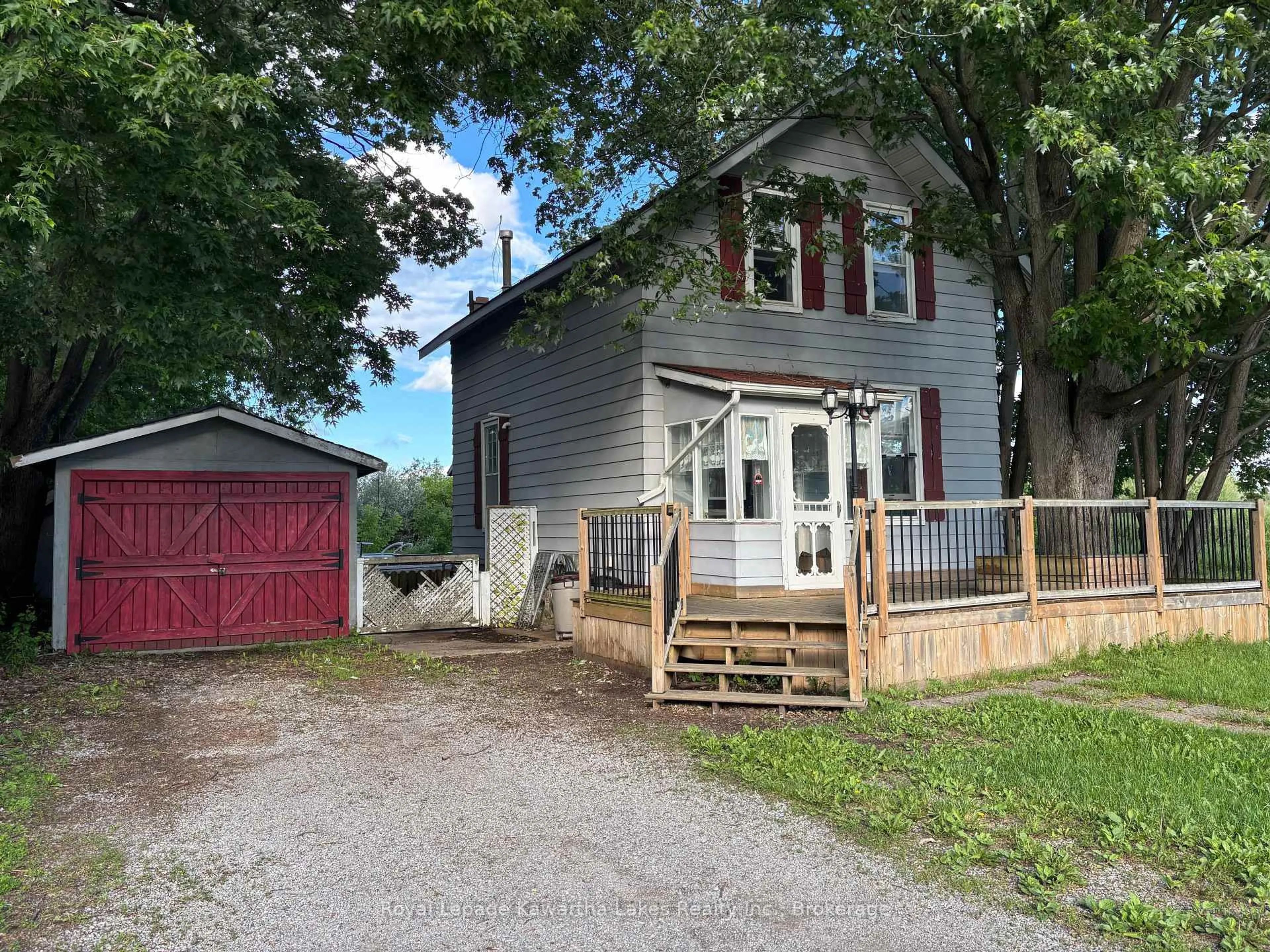 A pic from outside/outdoor area/front of a property/back of a property/a pic from drone, building for 80 Albert St, Kawartha Lakes Ontario K9V 3H4