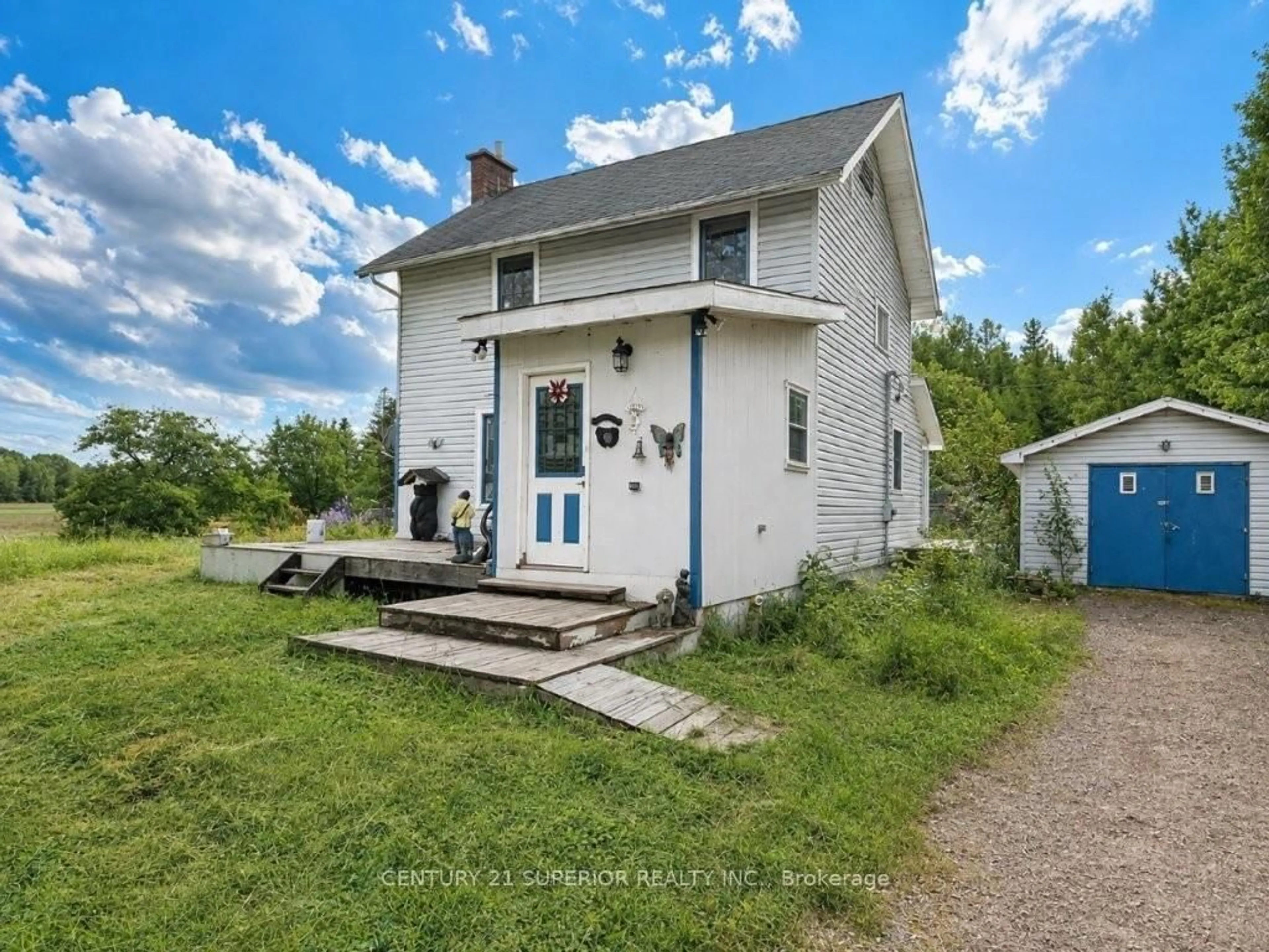 A pic from outside/outdoor area/front of a property/back of a property/a pic from drone, building for 353 Spring Creek Dr, Dorion Ontario P0T 1K0