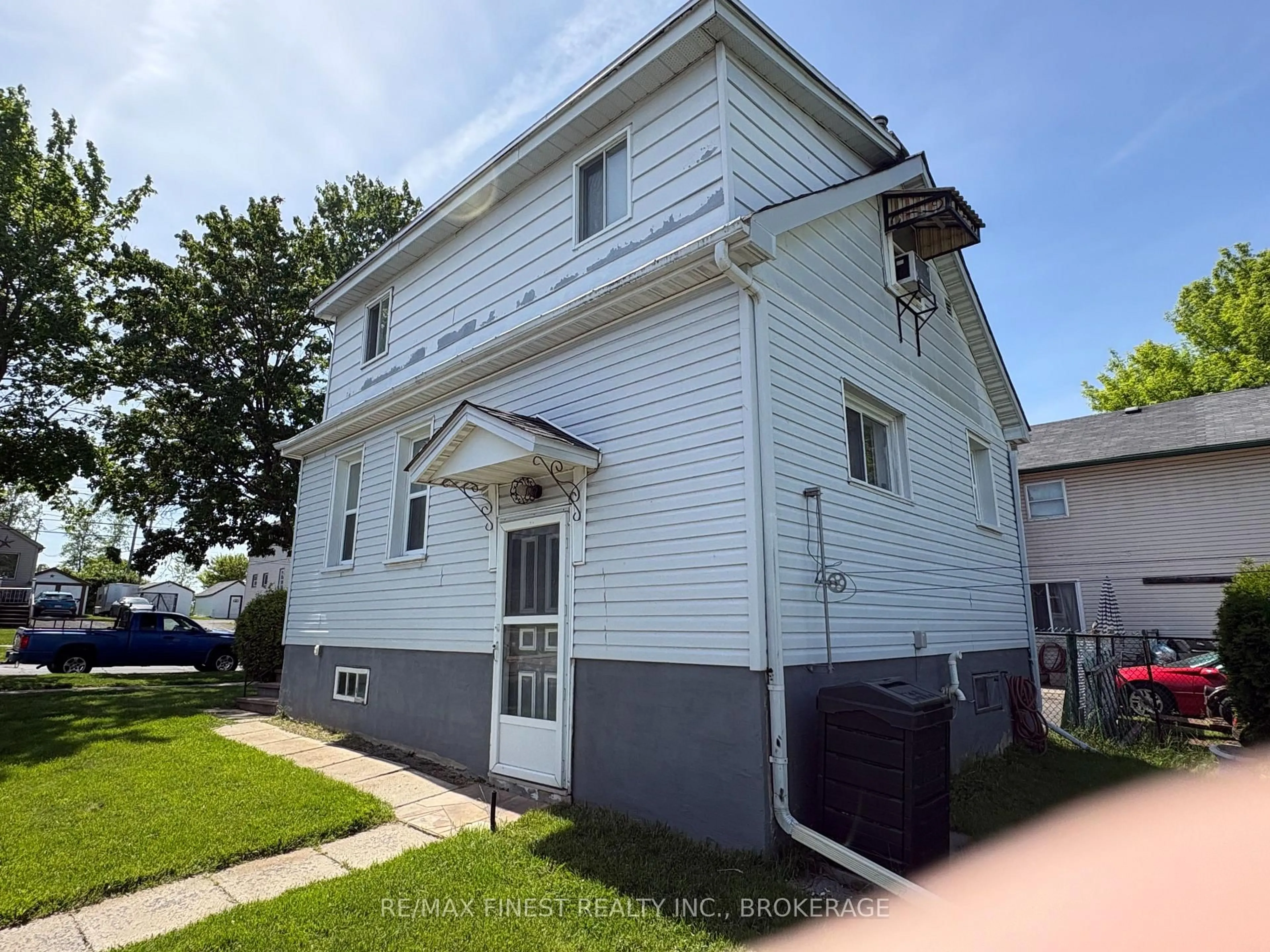 Home with vinyl exterior material, street for 226 Danis Ave, Cornwall Ontario K6H 5E7