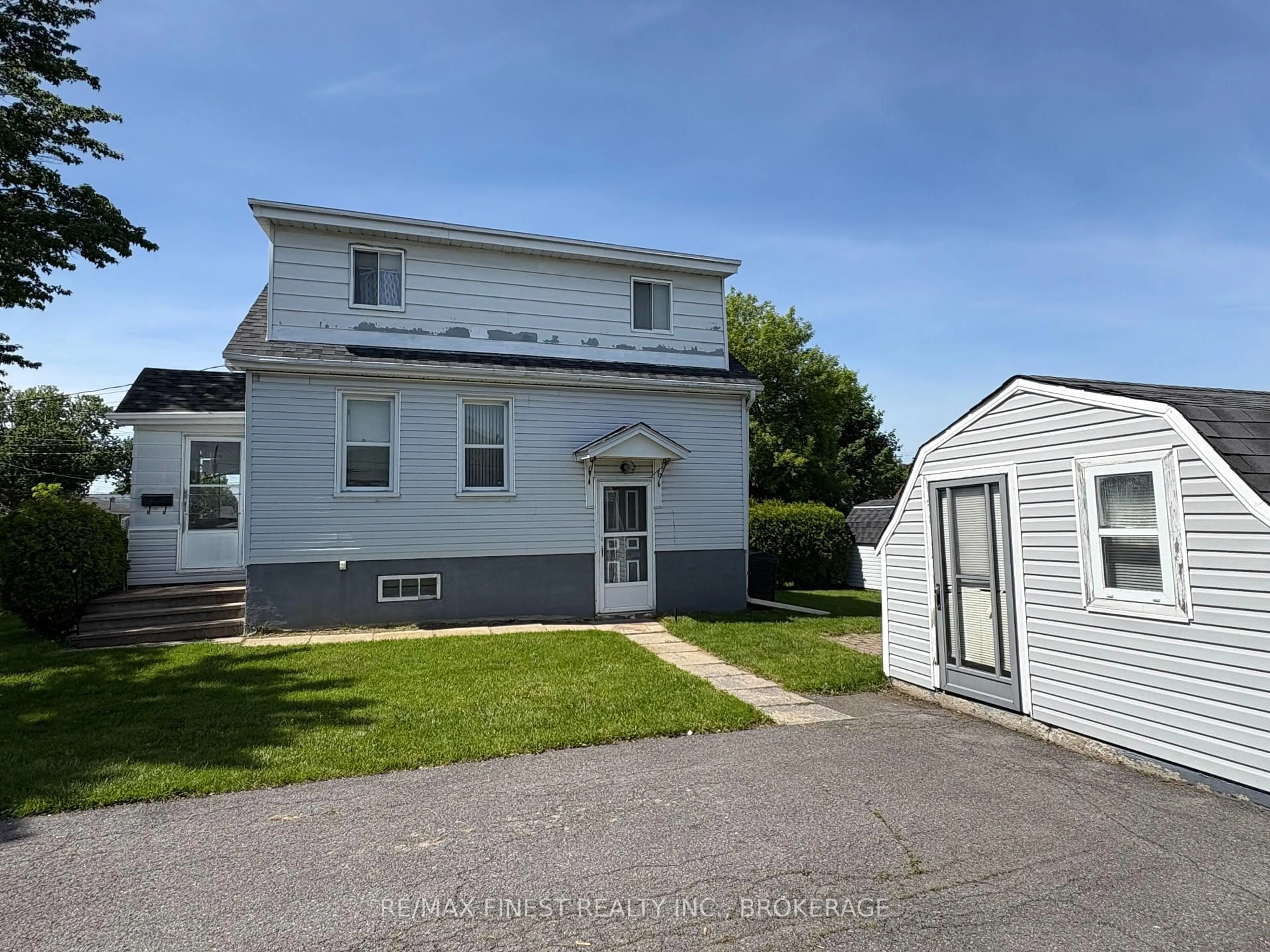 A pic from outside/outdoor area/front of a property/back of a property/a pic from drone, street for 226 Danis Ave, Cornwall Ontario K6H 5E7