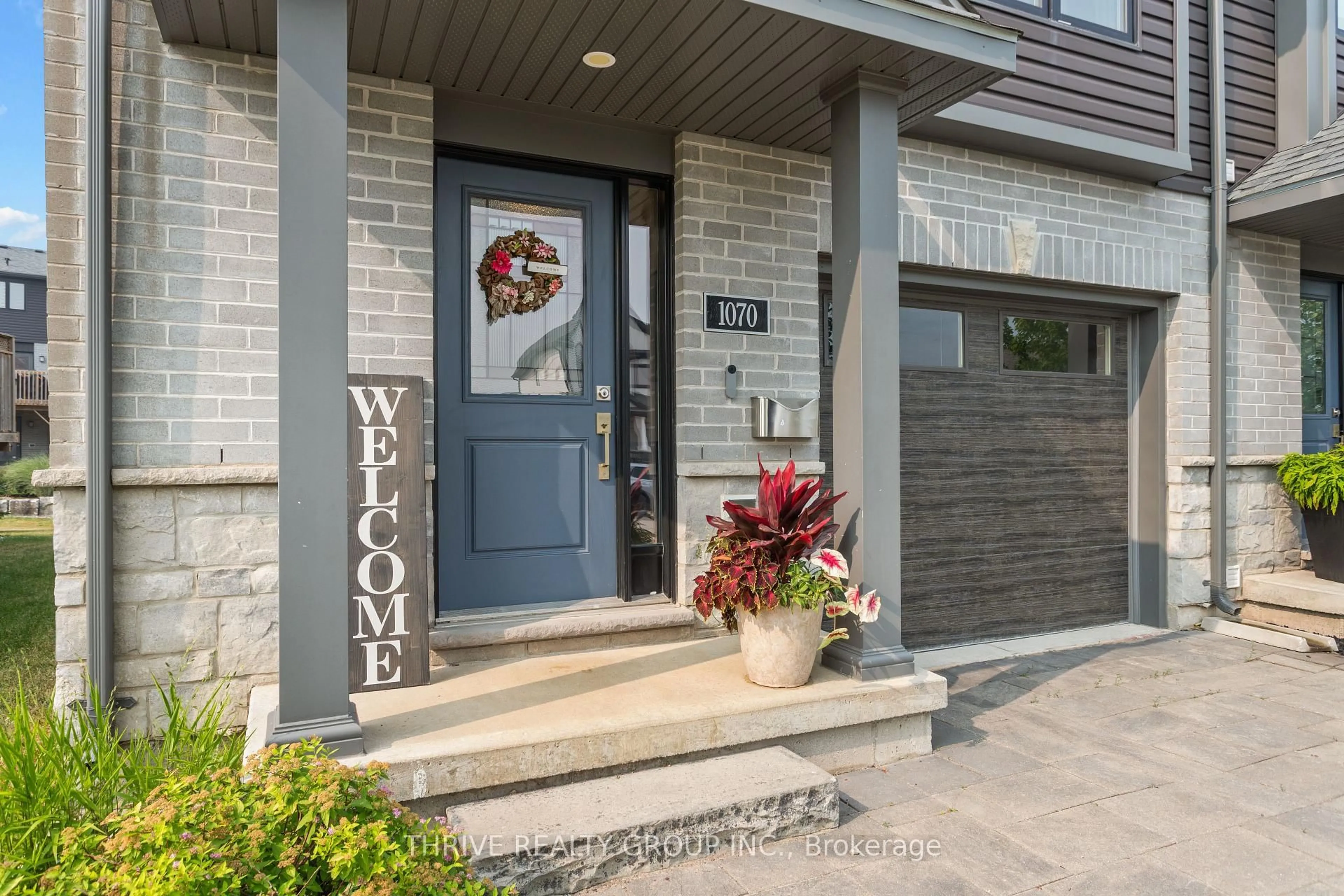 Indoor entryway for 1070 Meadowlark Rdge #25, London South Ontario N6M 0H4