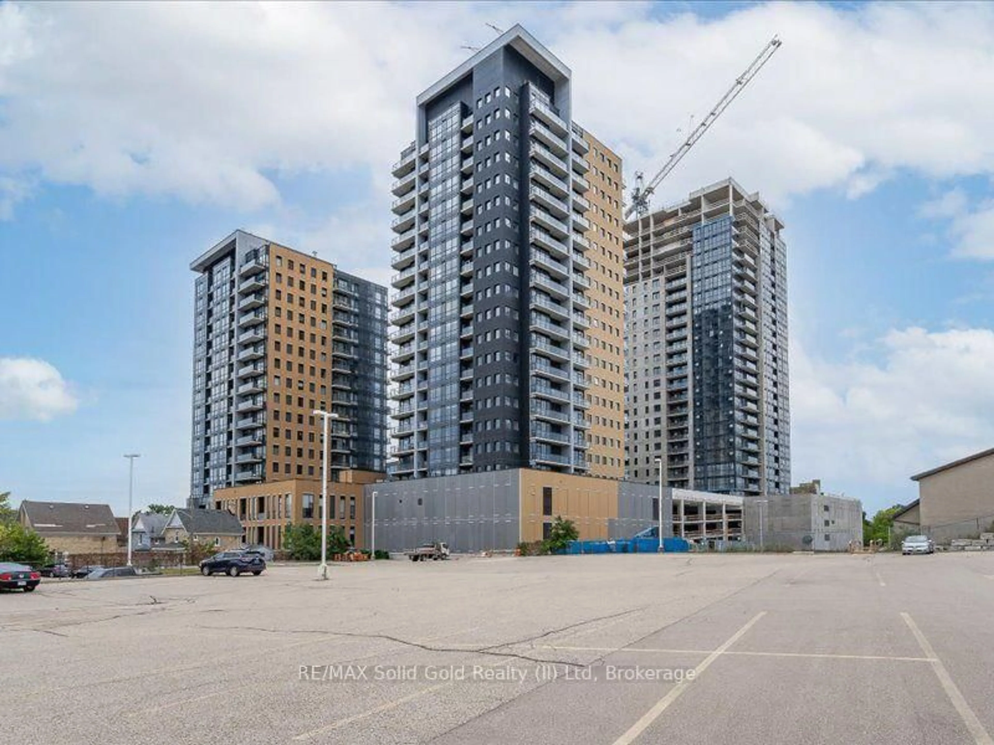 Unknown for 104 Garment St #16, Kitchener Ontario N2G 0C8