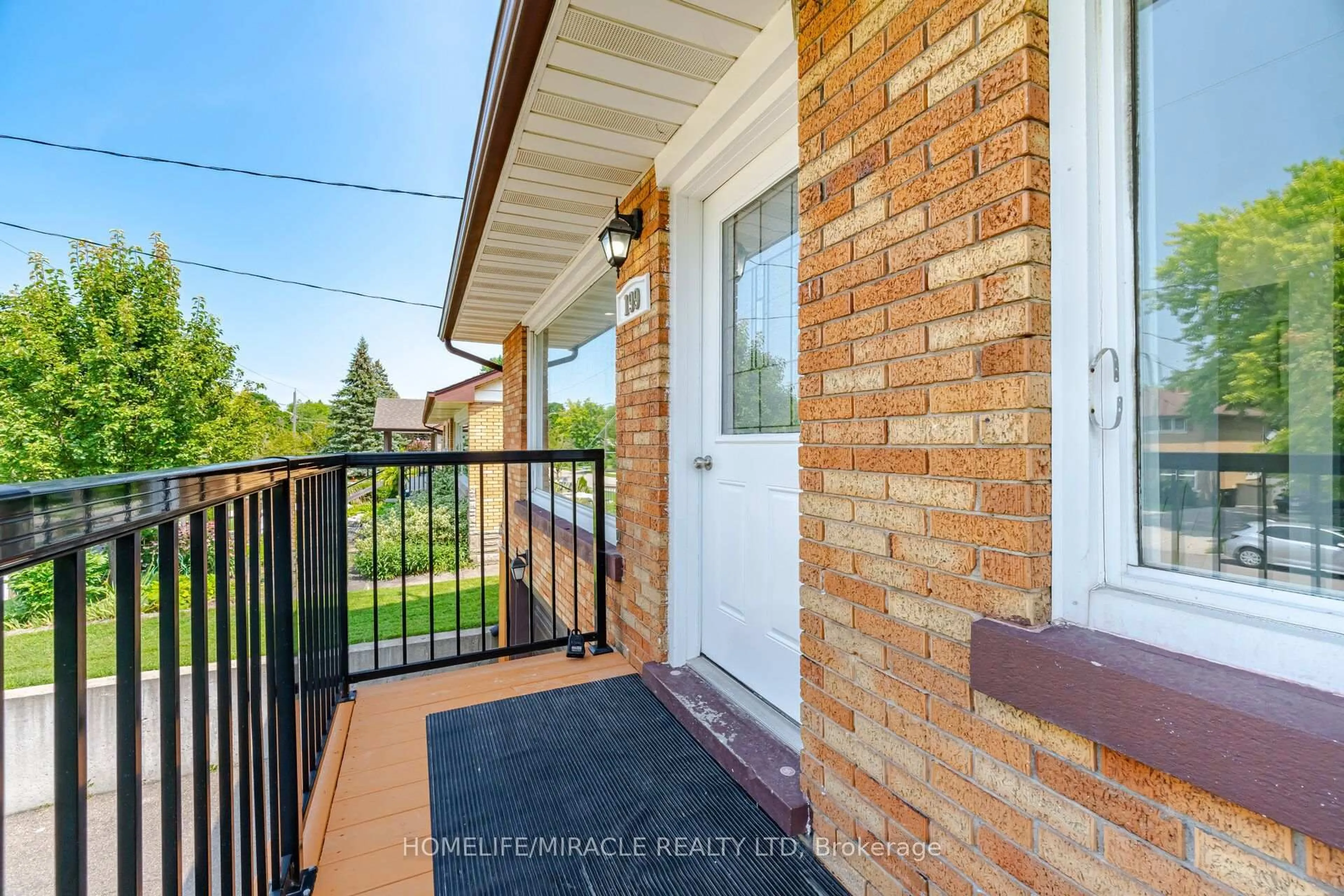 Home with brick exterior material, street for 199 Allen St, Waterloo Ontario N2J 1J9