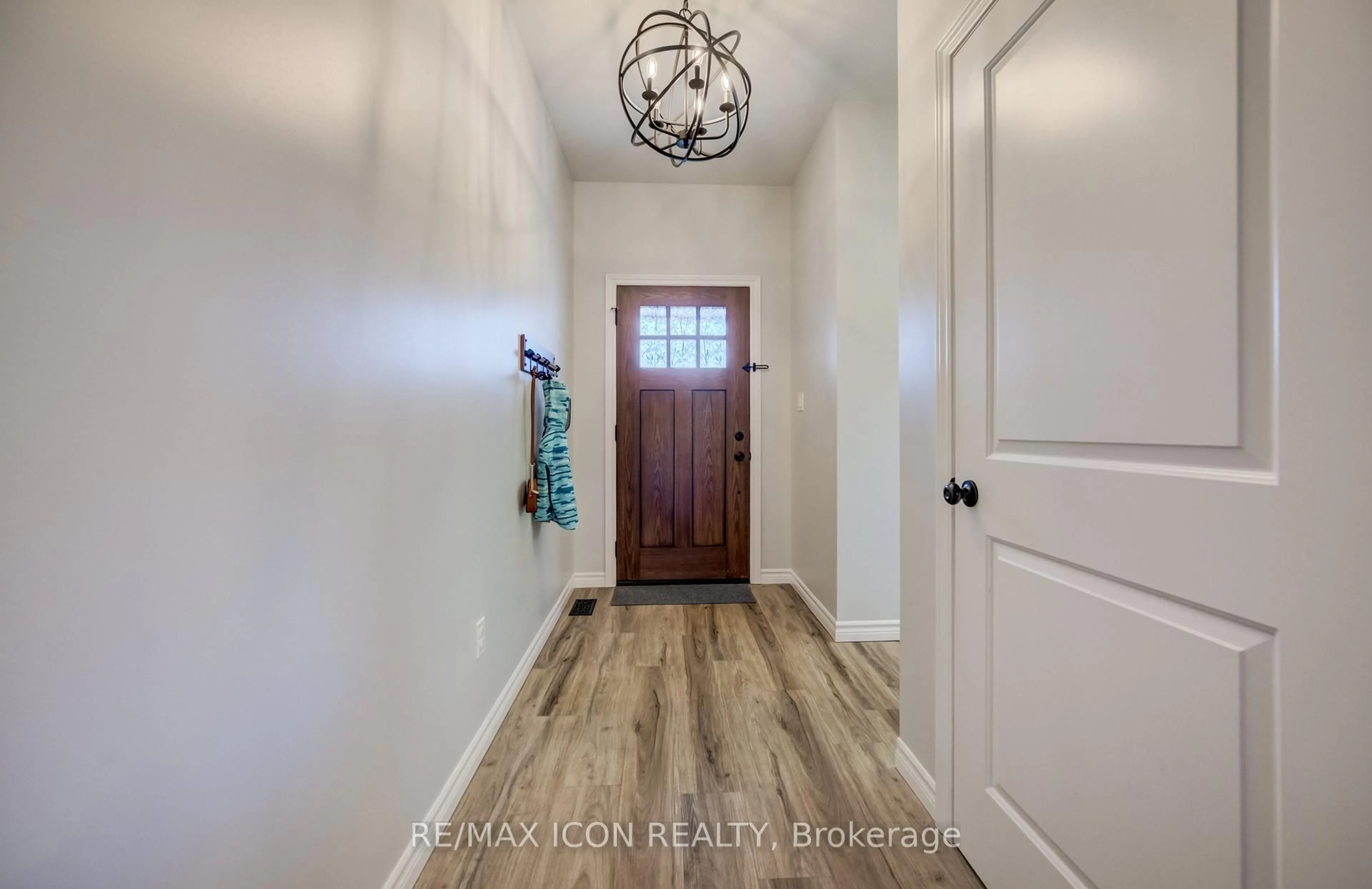 Indoor entryway for 117 Sarah Rd, Wellington North Ontario N0G 2L2